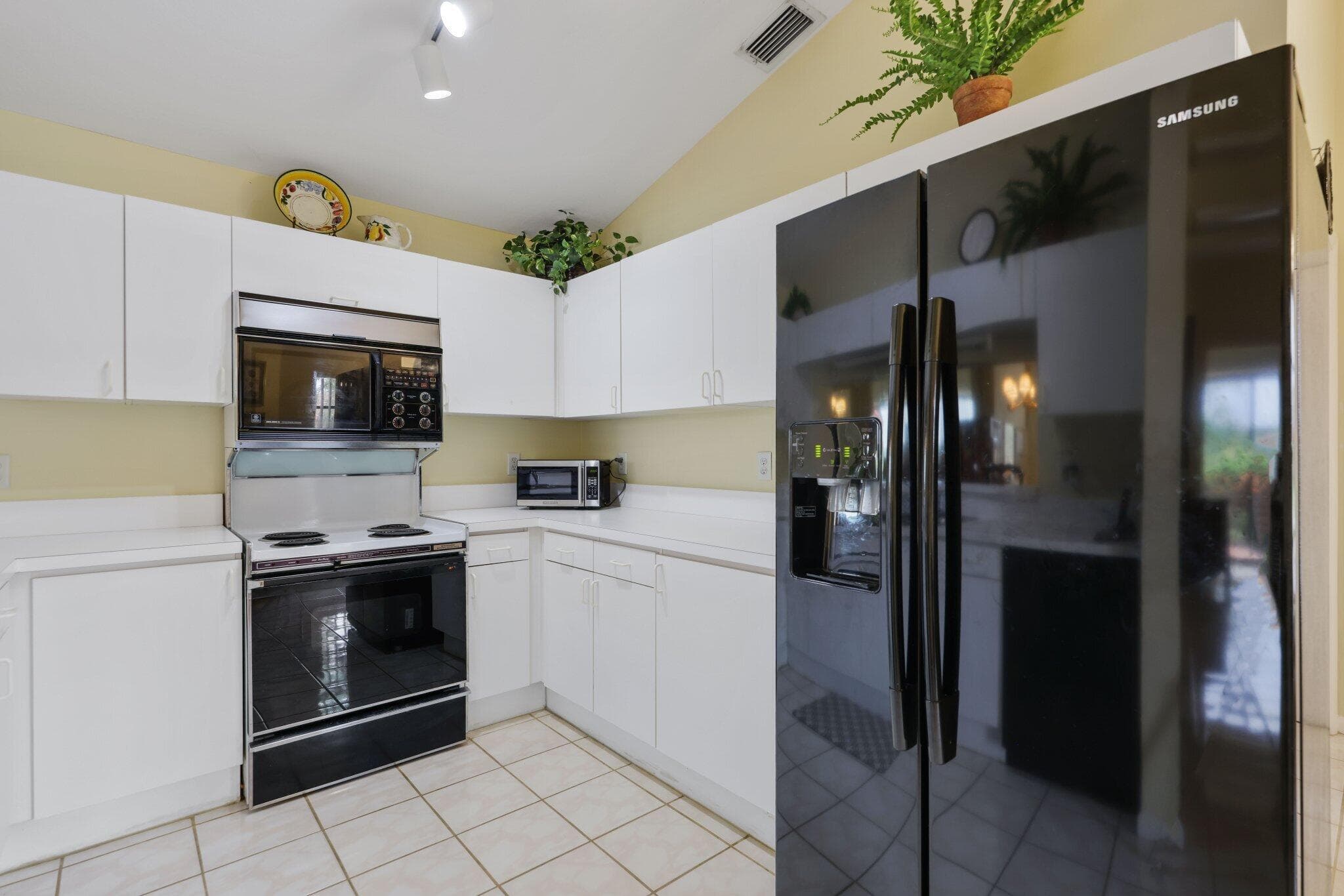 8423 Juddith Avenue, Boynton Beach, FL 33472 — photo 10 of 41