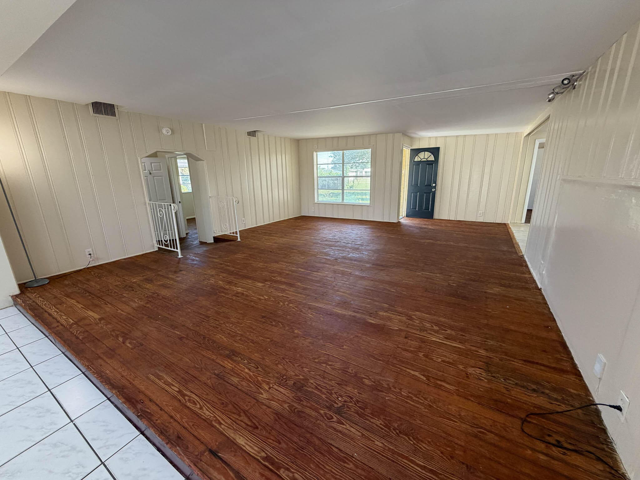 2250 NW 27th Street, Oakland Park, FL 33311 — photo 4 of 27