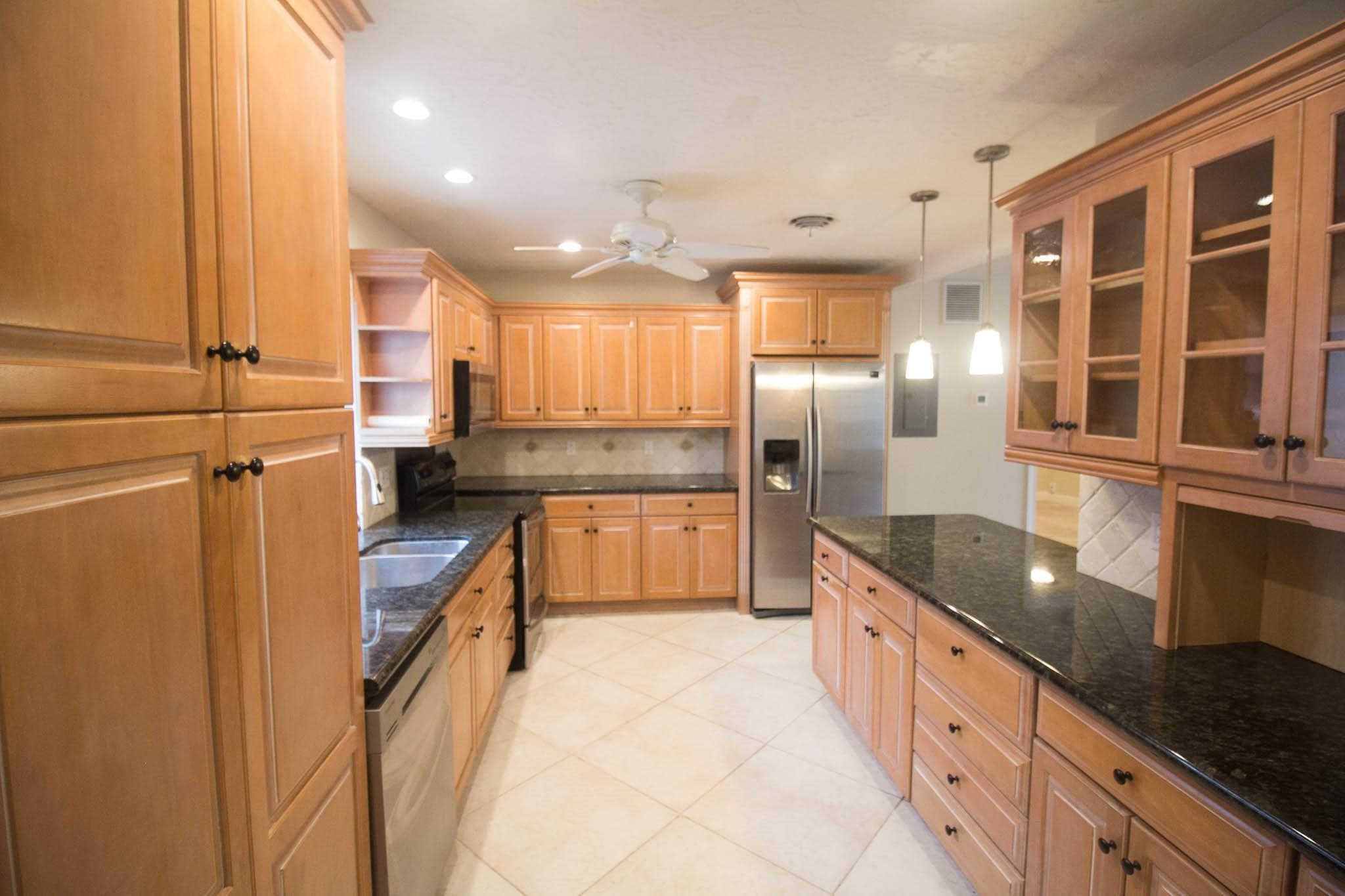 909 NE 12th Avenue, Pompano Beach, FL 33060 — photo 3 of 27