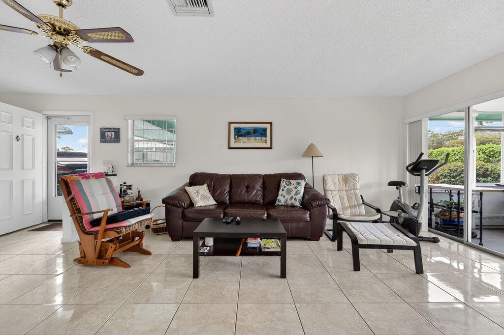 622 Hummingbird Lane, Delray Beach, FL 33445 — photo 1 of 36