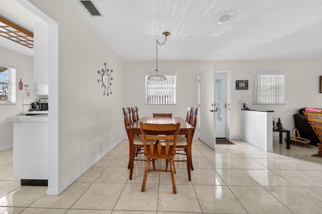 622 Hummingbird Lane, Delray Beach, FL 33445 — photo 5 of 36