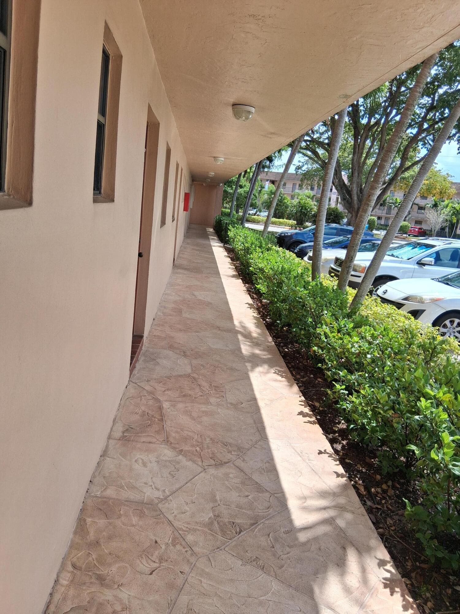 10303 Sunrise Lakes Boulevard 103, Sunrise, FL 33322 — photo 4 of 5