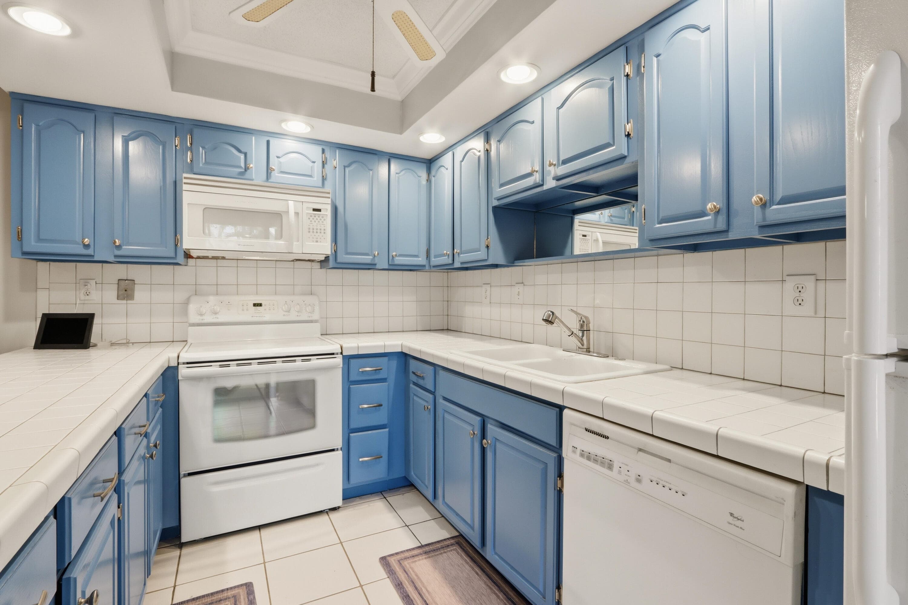 9 Atrium Circle C, Atlantis, FL 33462 — photo 14 of 54