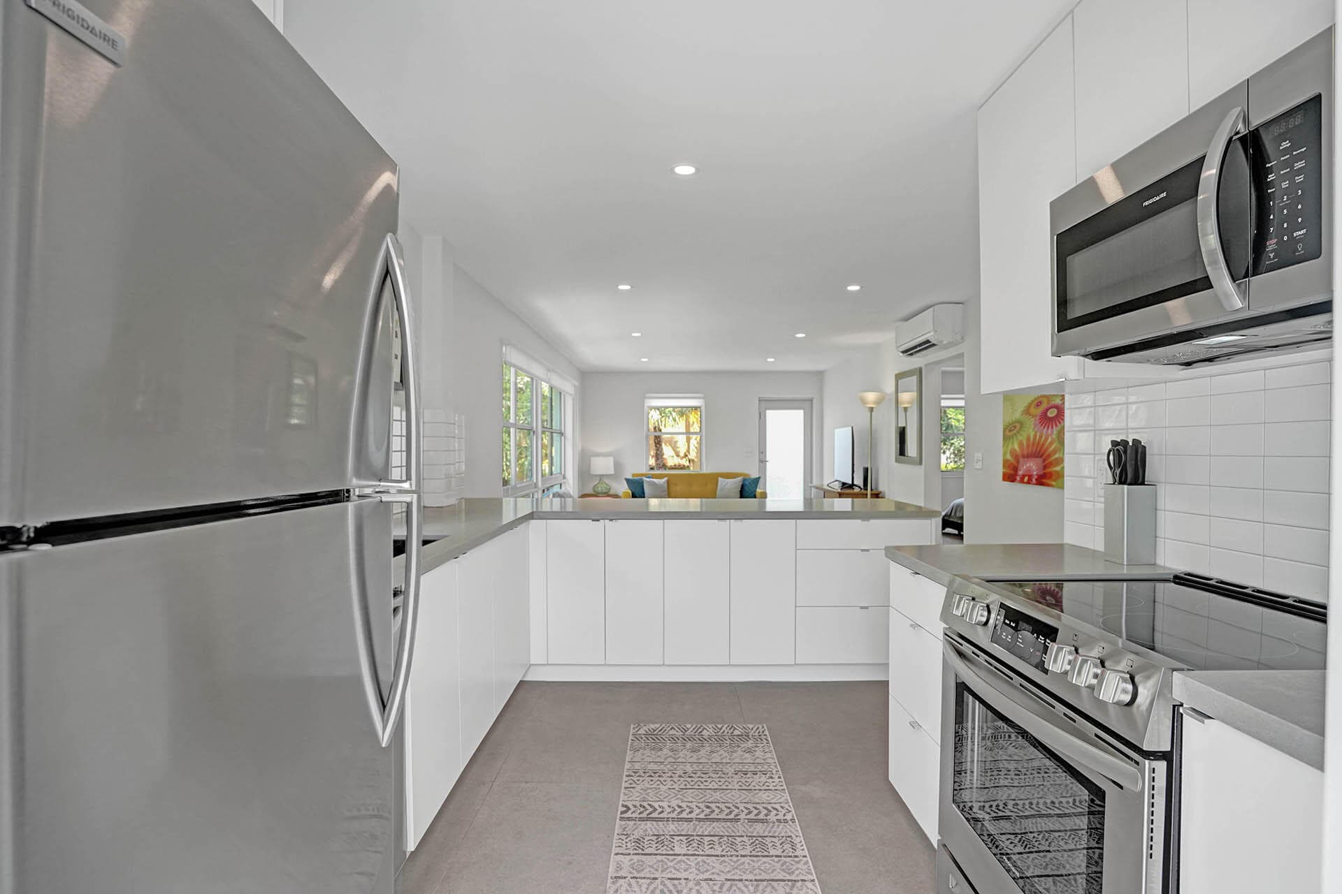 625 NE 13th Avenue 02, Fort Lauderdale, FL 33304 — photo 19 of 37