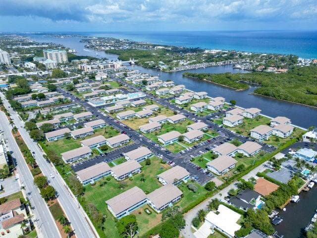 680 W Horizons W 212, Boynton Beach, FL 33435 — photo 1 of 30