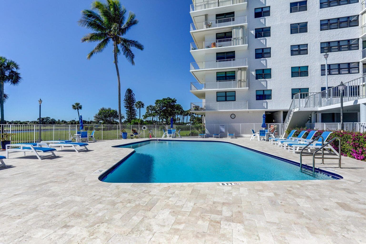 336 Golfview Road 203, North Palm Beach, FL 33408 — photo