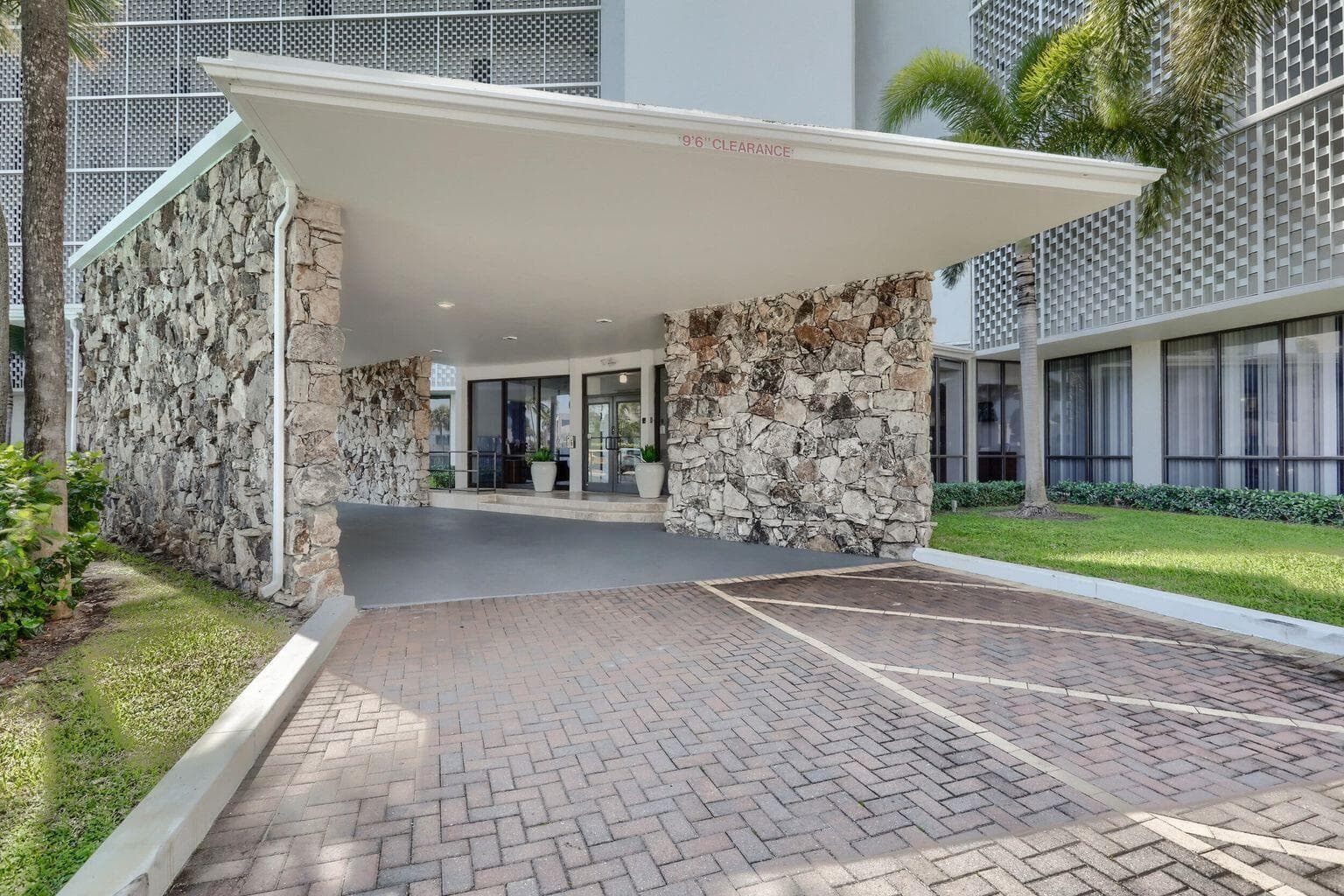 336 Golfview Road 203, North Palm Beach, FL 33408 — photo 32 of 44