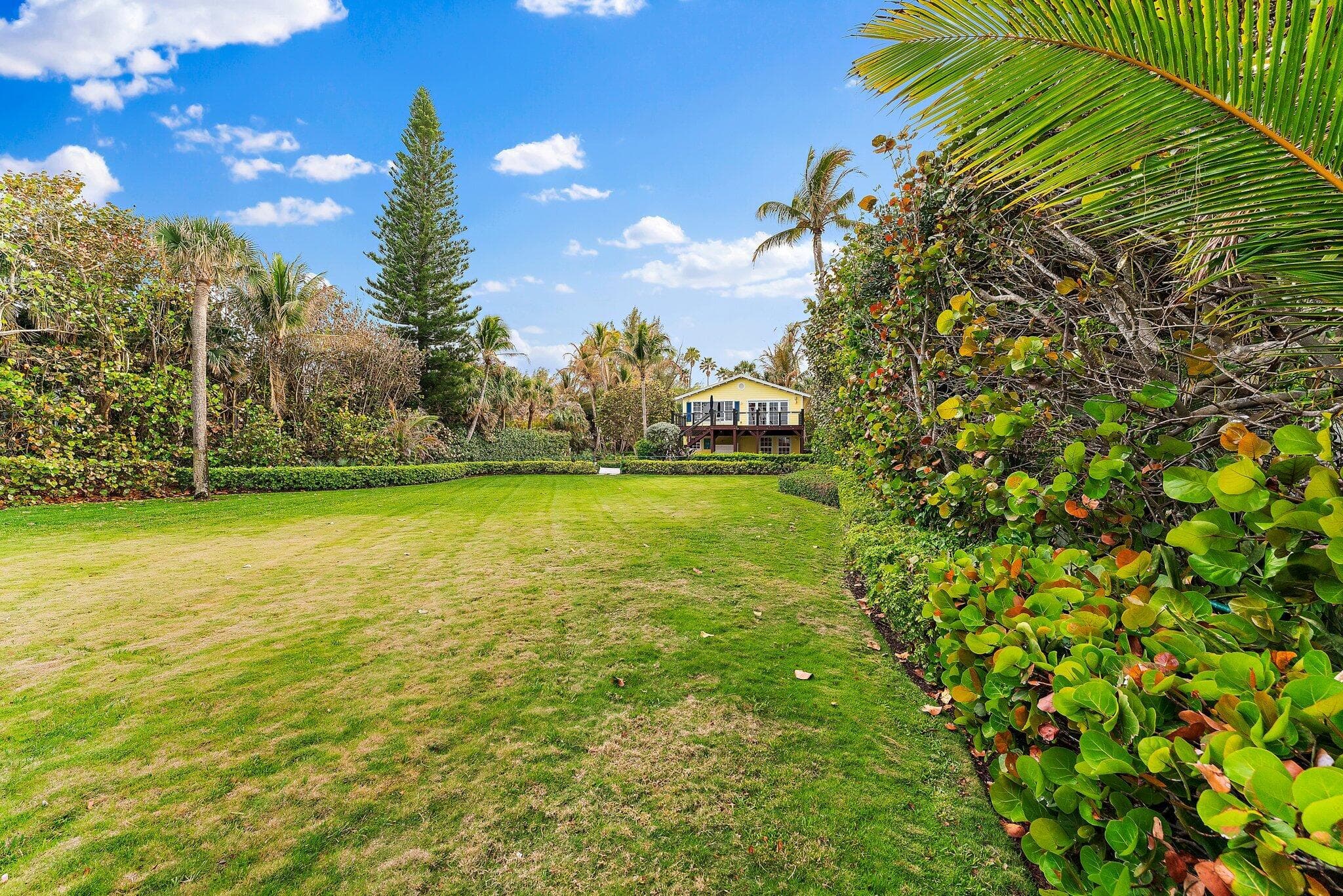 31 N Beach Road, Jupiter Island, FL 33455 — photo 16 of 26