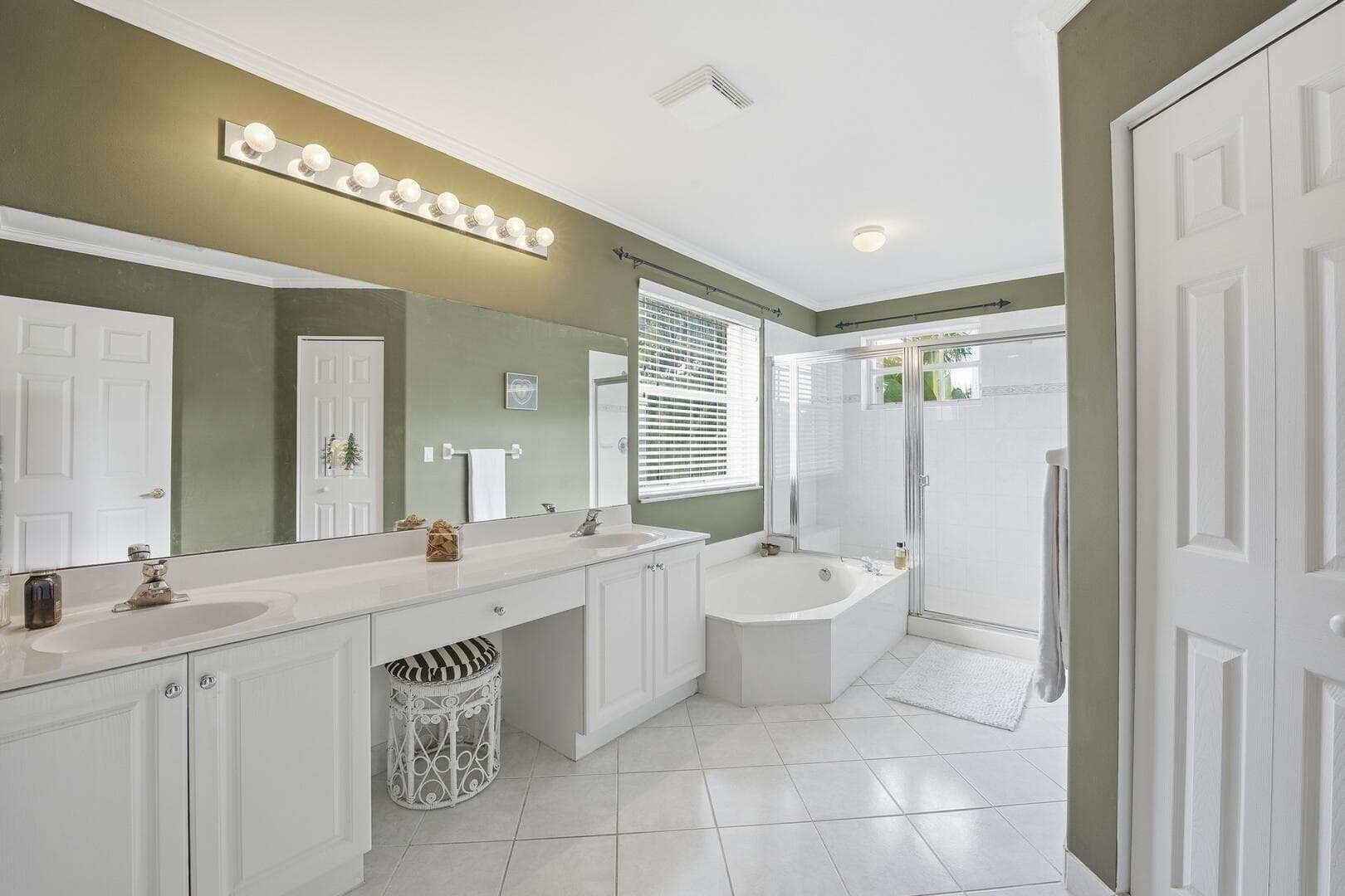 2462 Westmont Place, Royal Palm Beach, FL 33411 — photo 19 of 60