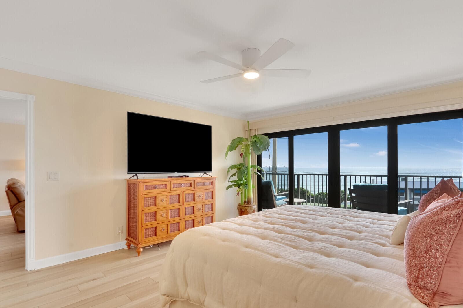 1055 Ocean Drive 403, Juno Beach, FL 33408 — photo 12 of 37