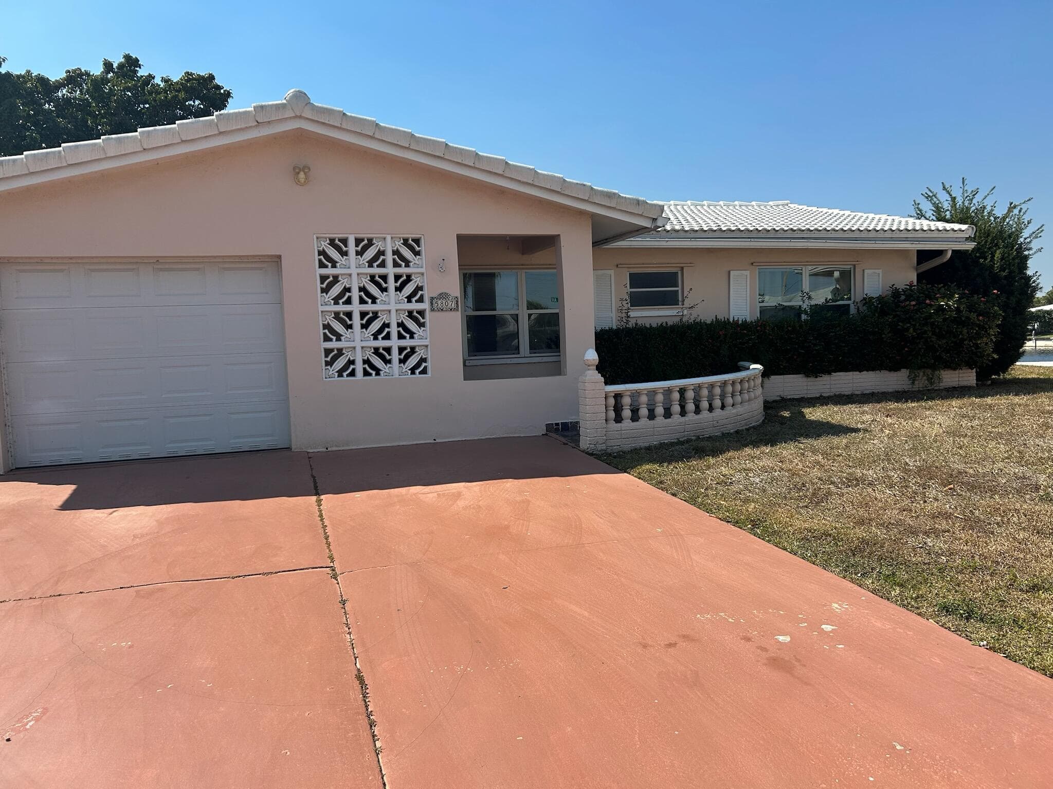 5807 NW 85th Avenue, Tamarac, FL 33321 — photo 1 of 26