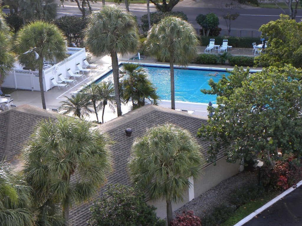 625 Oaks Drive 106, Pompano Beach, FL 33069 — photo 24 of 32