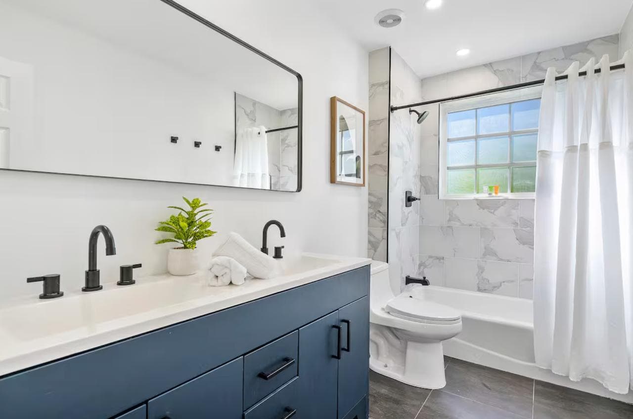 20411 NE 15th Avenue, Miami, FL 33179 — photo 10 of 17