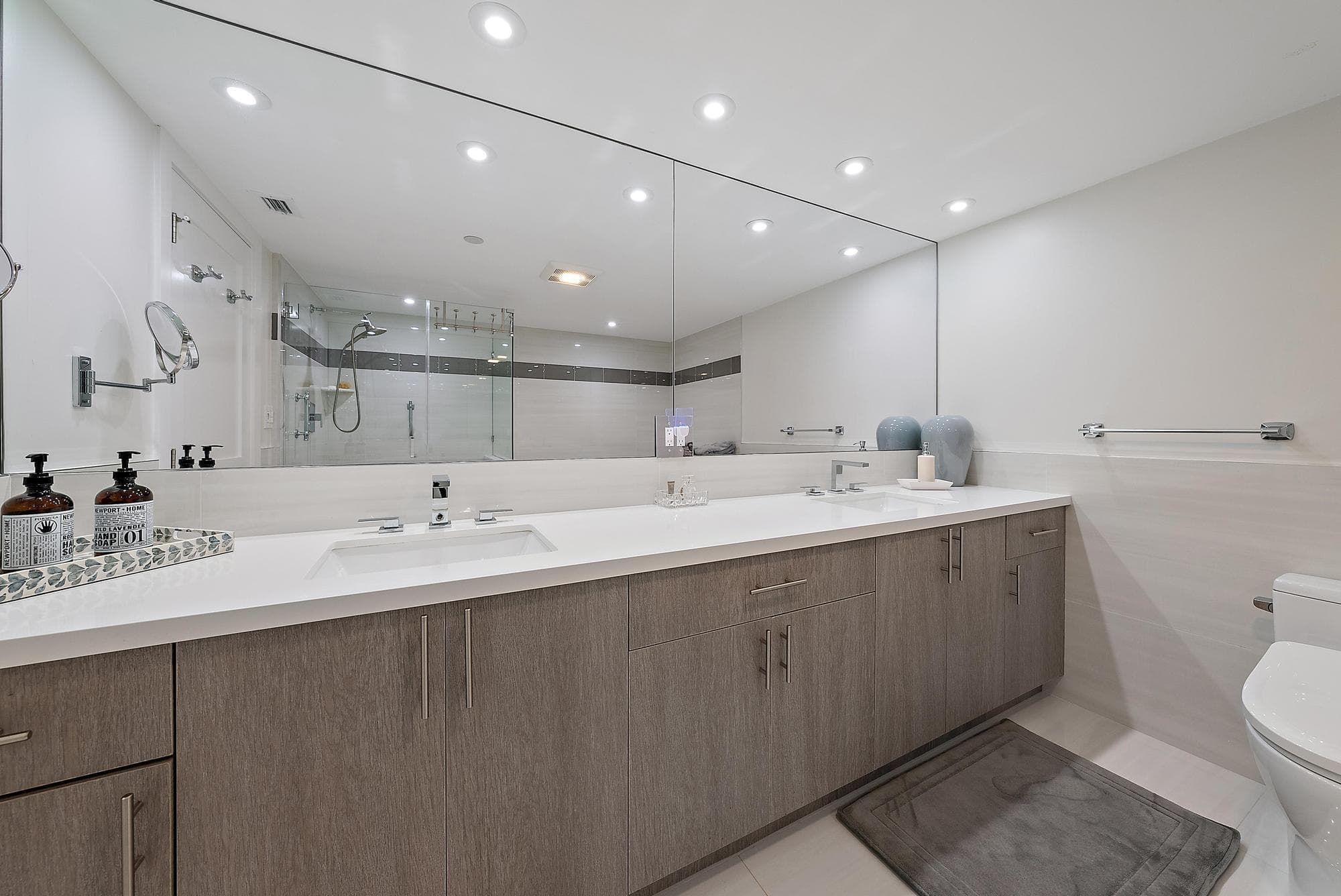 5070 N Ocean Drive 5b, Riviera Beach, FL 33404 — photo 12 of 37