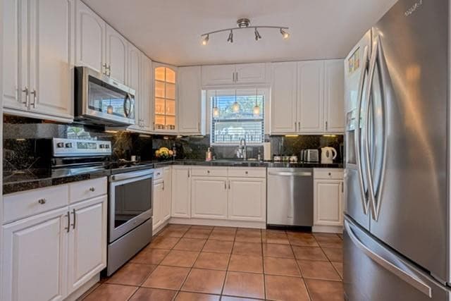 1311 SW 56th Avenue, Plantation, FL 33317 — photo 4 of 31