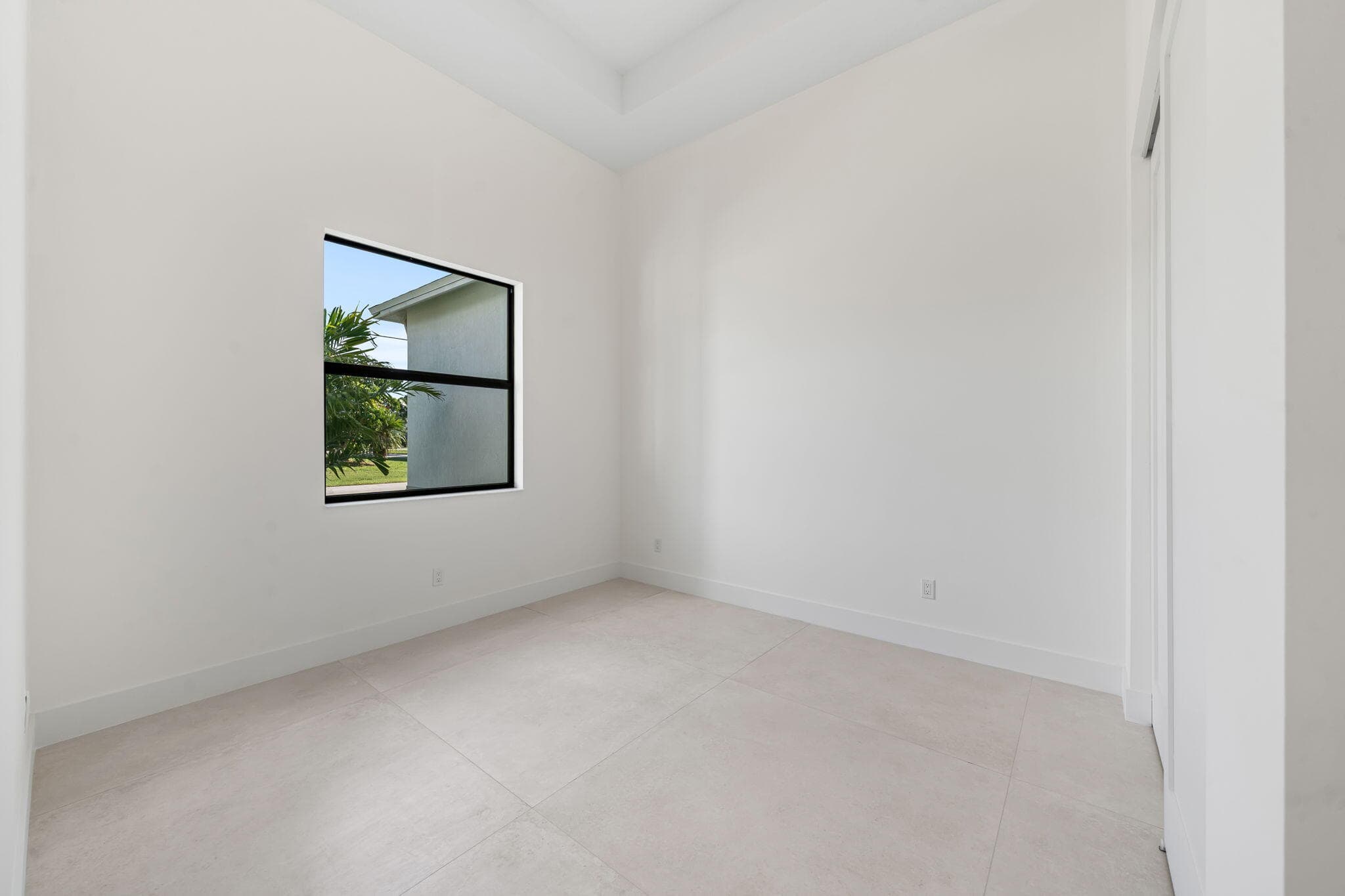 632 SE Seahouse Drive, Port St. Lucie, FL 34983 — photo 11 of 48