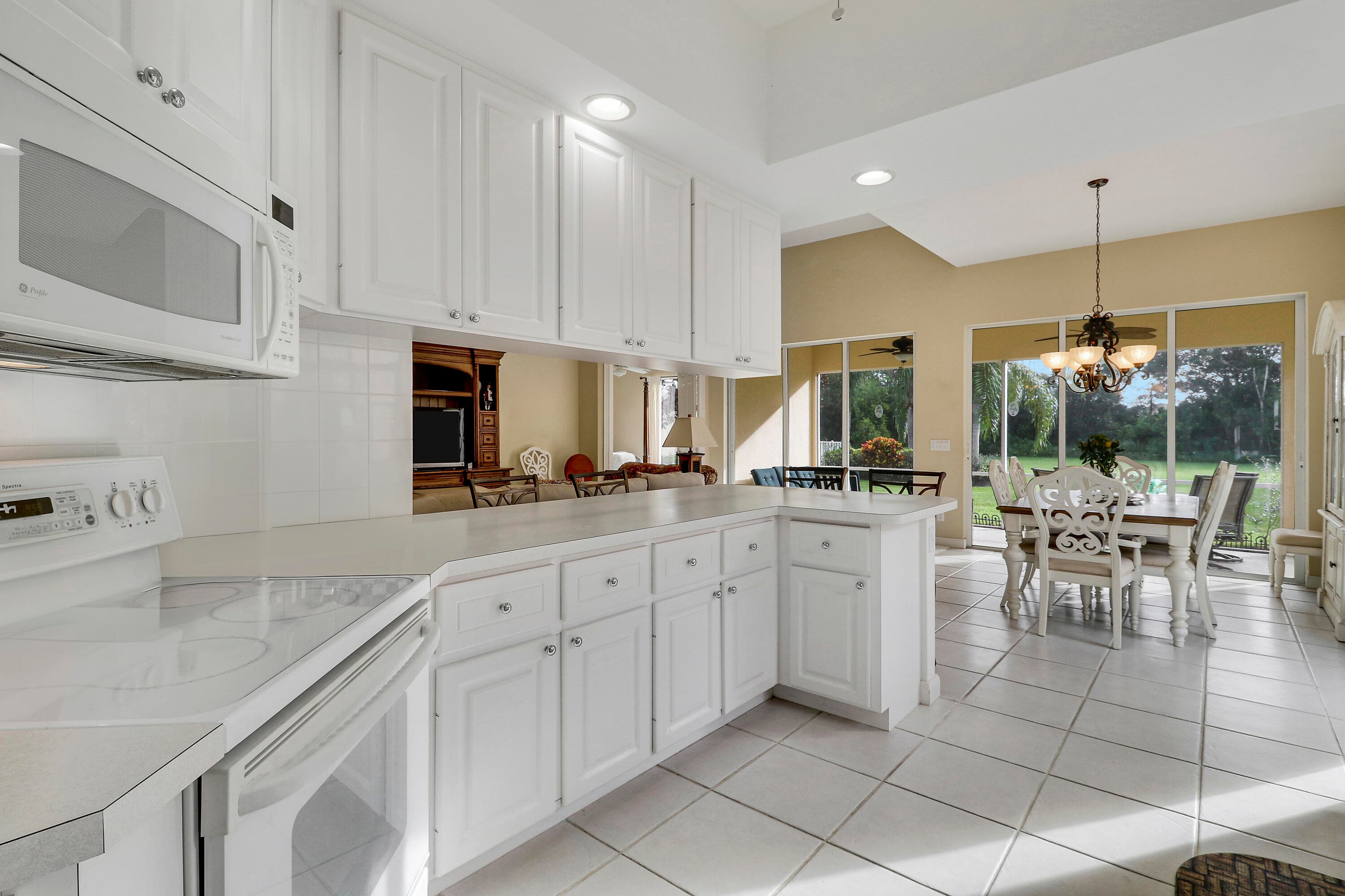 8337 SE Angelina Court, Hobe Sound, FL 33455 — photo 18 of 35