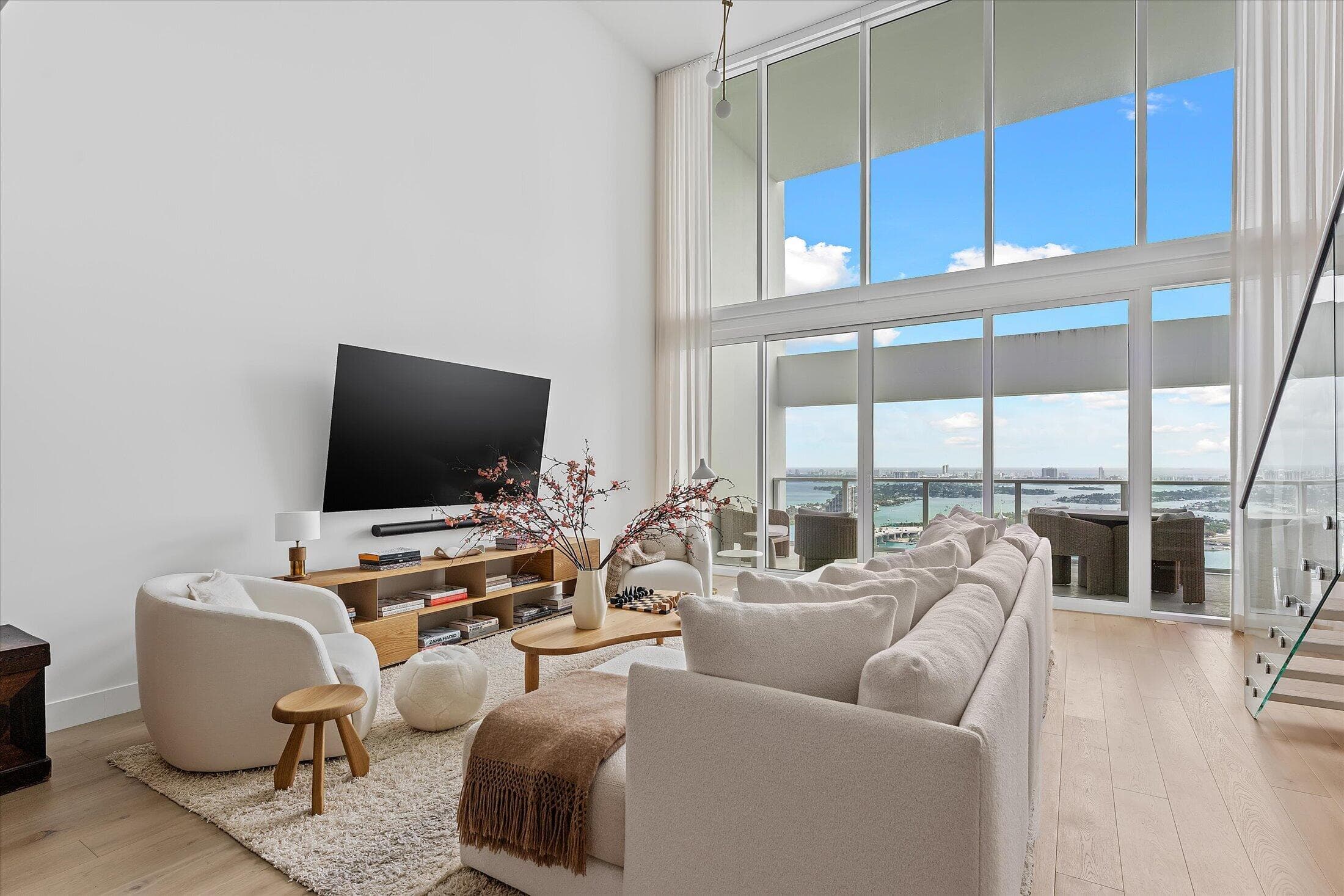 1040 Biscayne Boulevard 4002, Miami, FL 33132 — photo 10 of 23