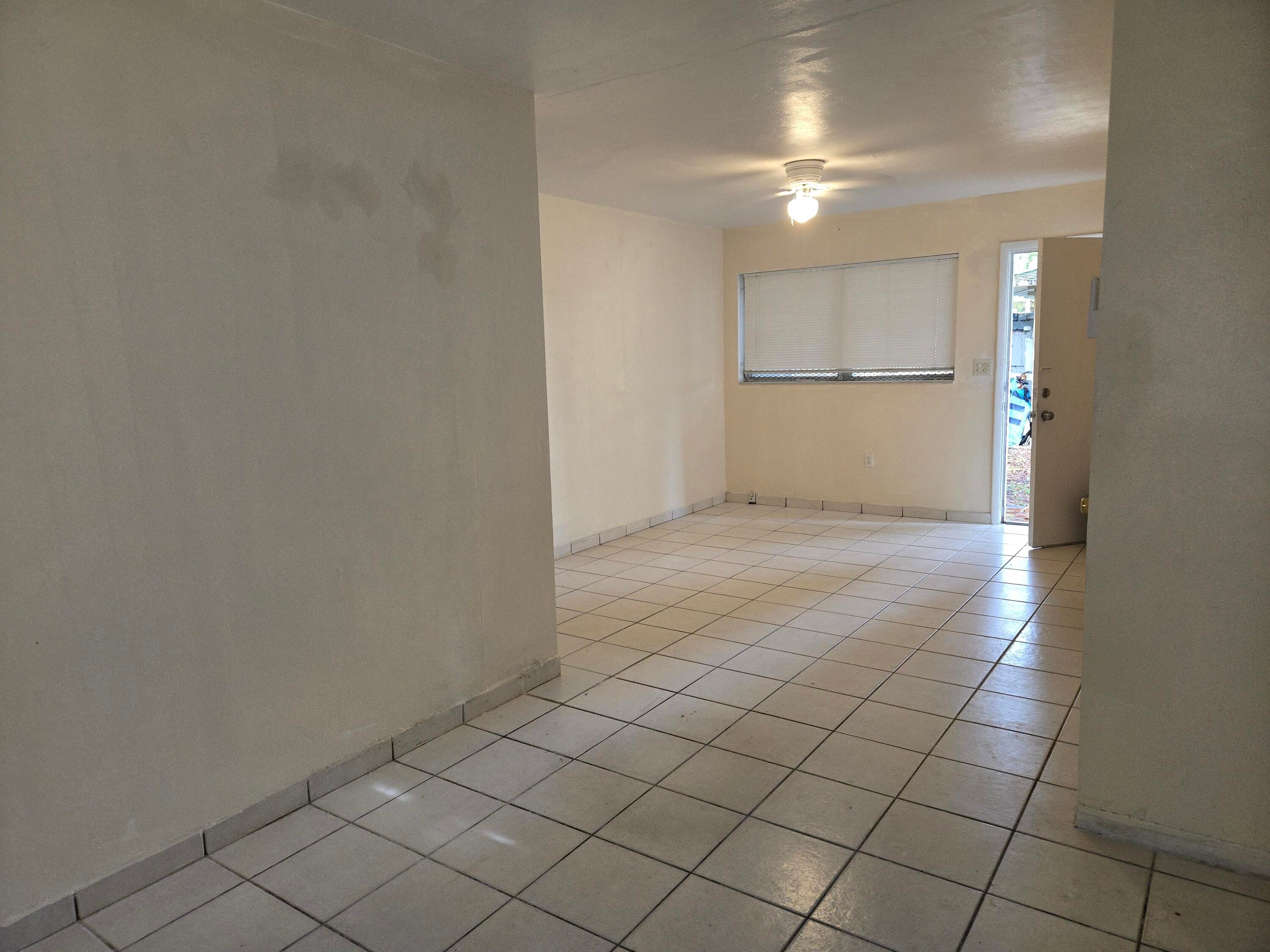 1560 NE 111th Street 3, Miami, FL 33161 — photo 5 of 8