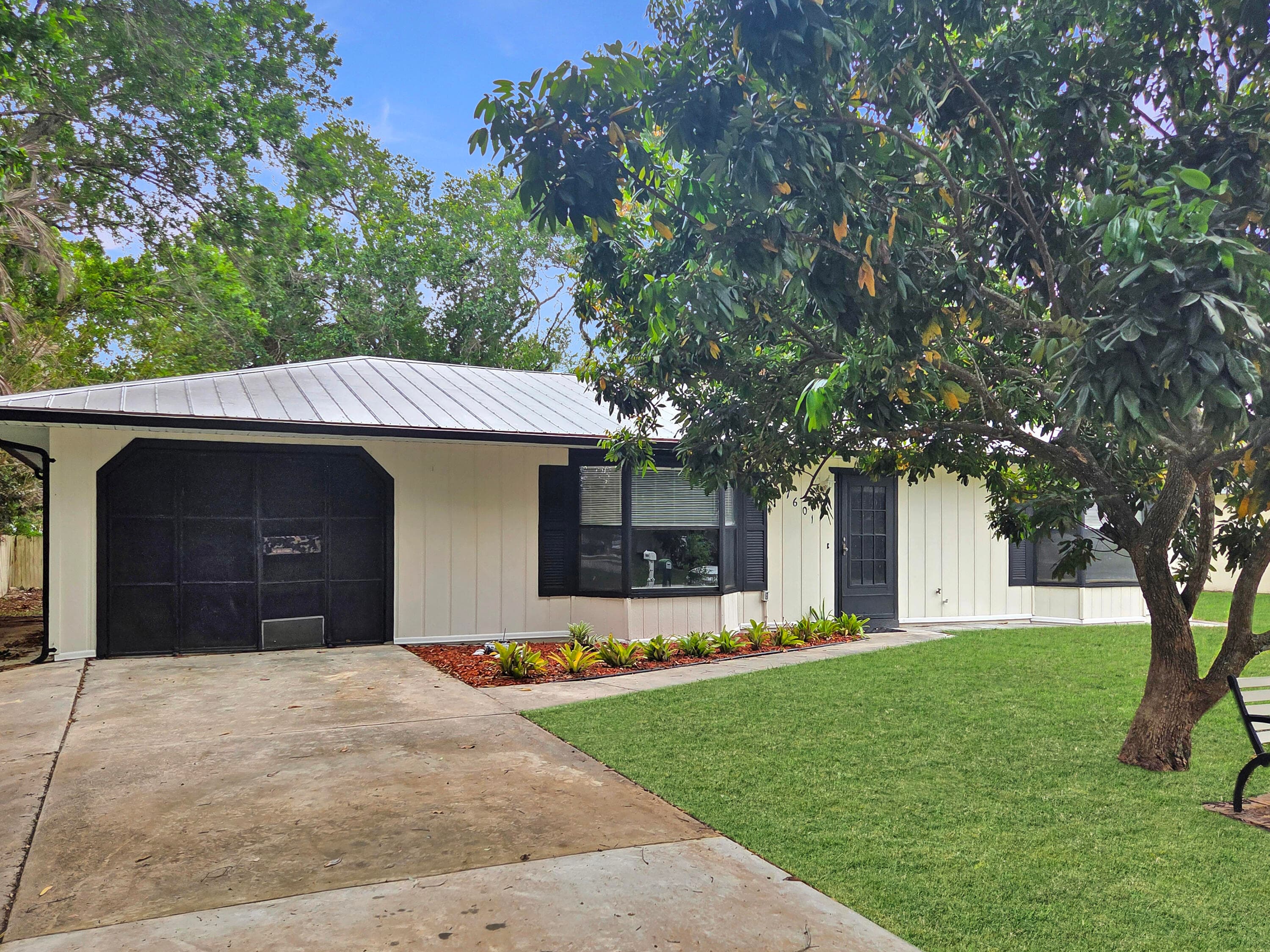 7601 San Carlos Drive, Fort Pierce, FL 34951 — photo 3 of 31