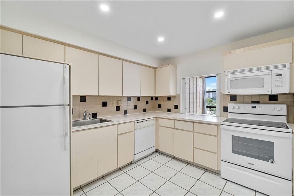 1000 Parkview Drive 507, Hallandale Beach, FL 33009 — photo 9 of 14