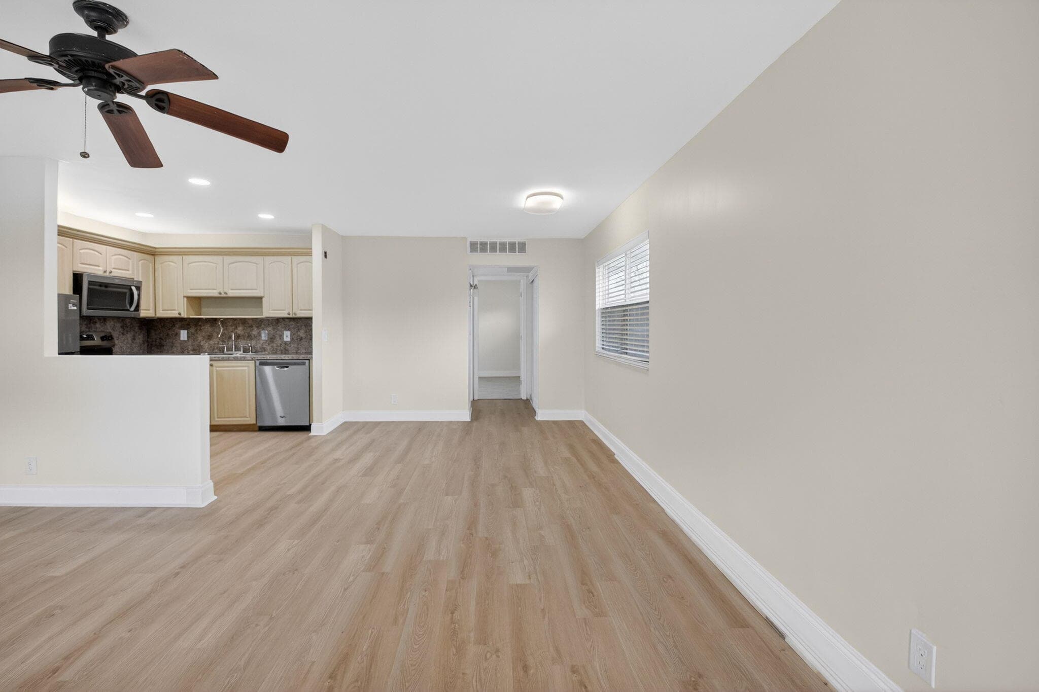 158 Valencia G, Delray Beach, FL 33446 — photo 5 of 50