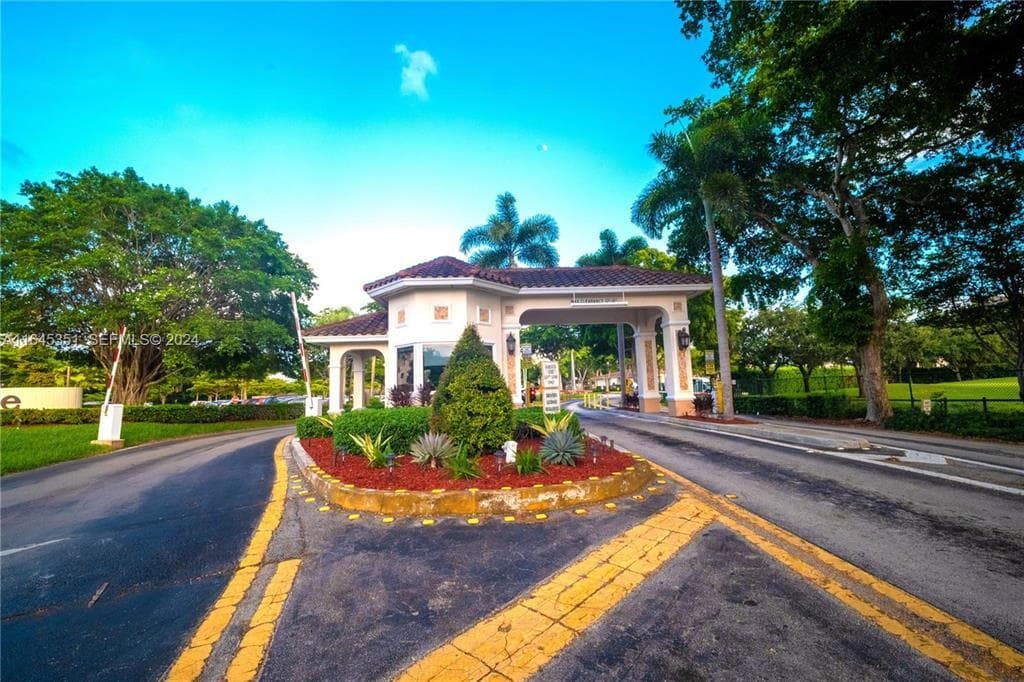1400 Saint Charles Place 608, Pembroke Pines, FL 33026 — photo 9 of 11