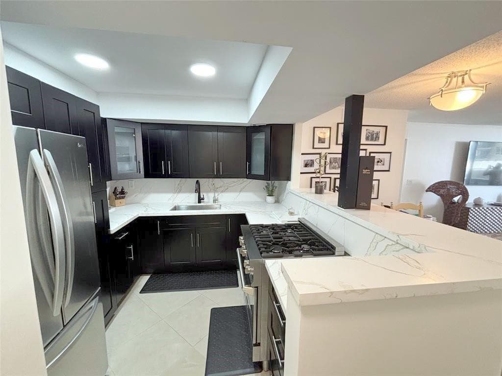 3140 S Ocean Drive 809, Hallandale Beach, FL 33009 — photo 1 of 32
