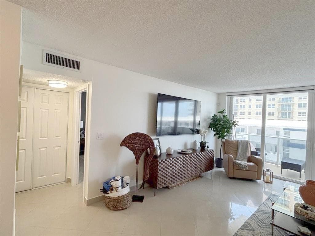 3140 S Ocean Drive 809, Hallandale Beach, FL 33009 — photo 5 of 32