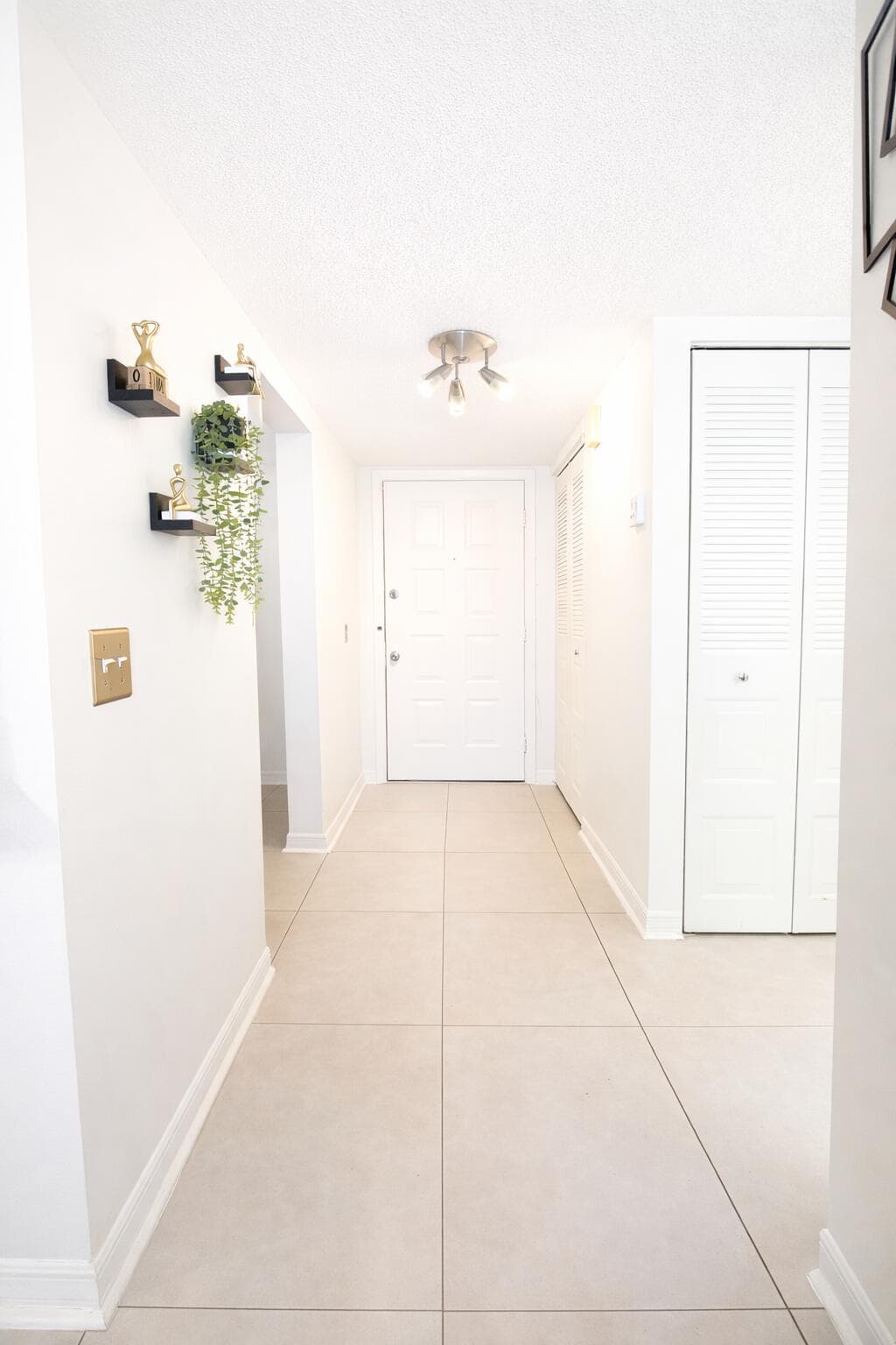 110 Lake Emerald Drive 405, Oakland Park, FL 33309 — photo 3 of 38