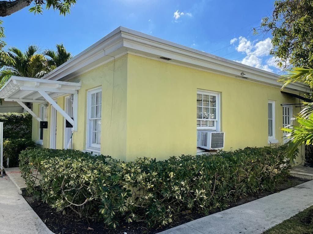 104 NE 4th Avenue C, Delray Beach, FL 33483 — photo 1 of 4