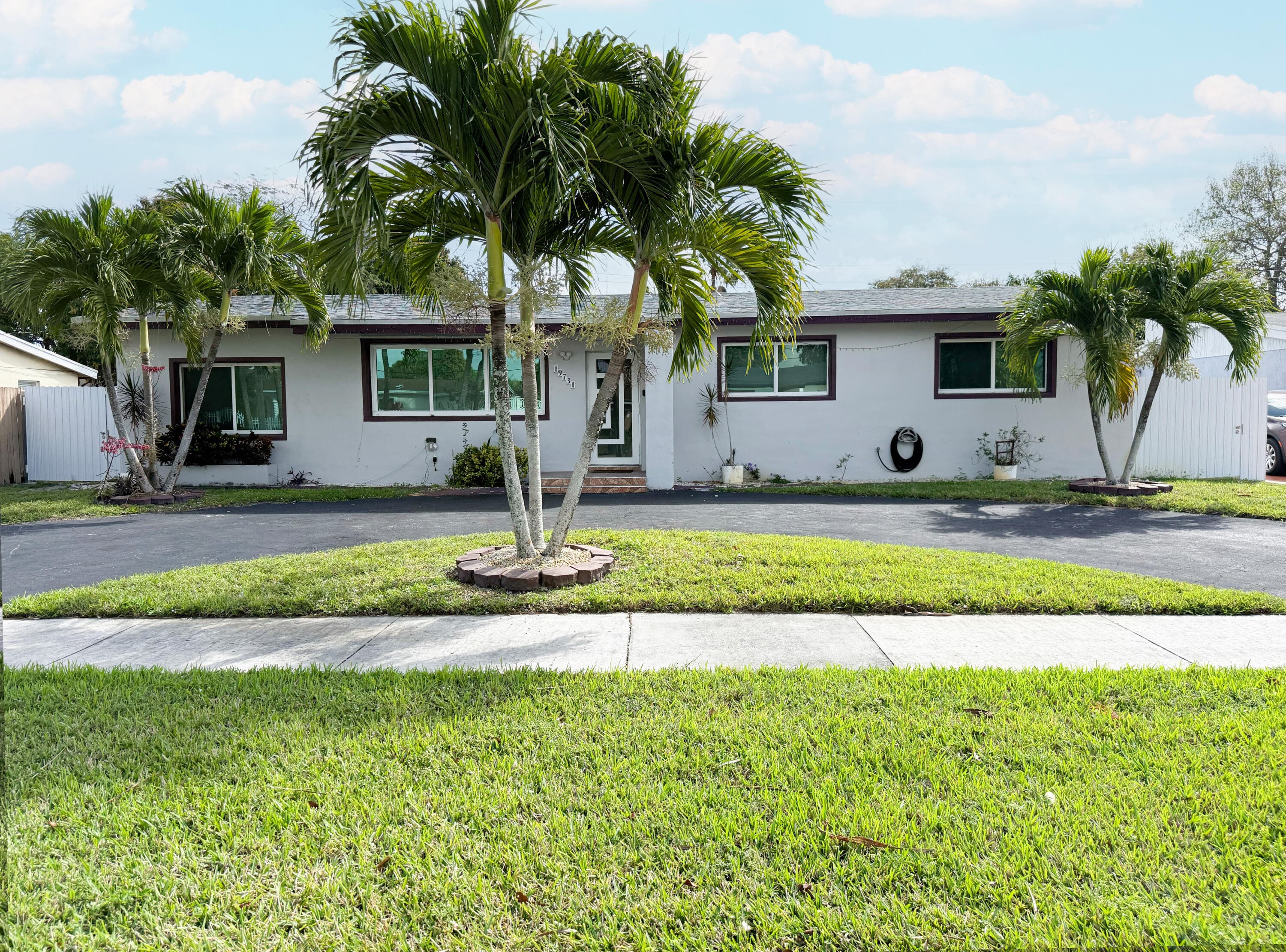 19731 NW 4th Avenue, Miami Gardens, FL 33169 — photo 2 of 27