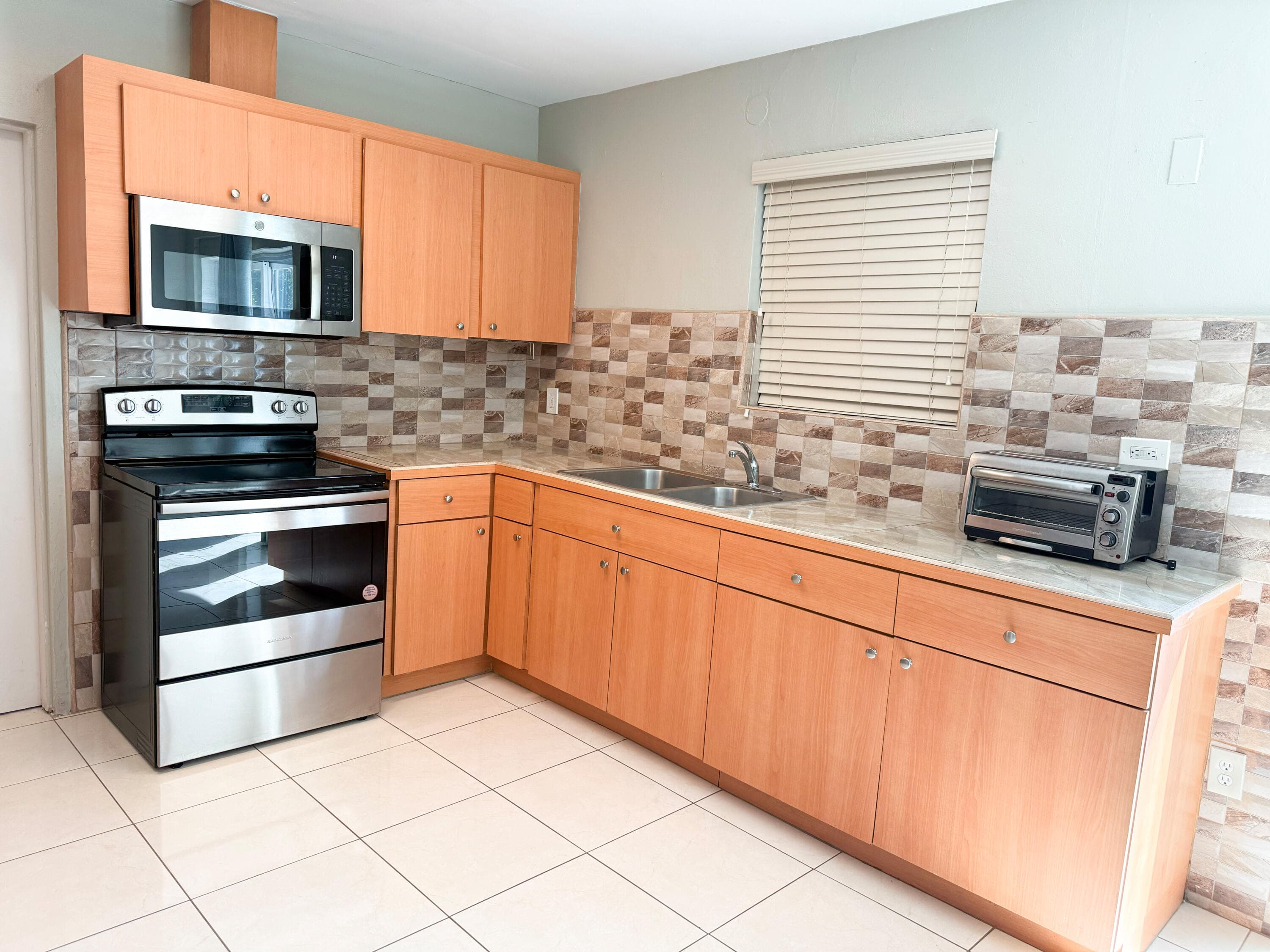 19731 NW 4th Avenue, Miami Gardens, FL 33169 — photo 10 of 27
