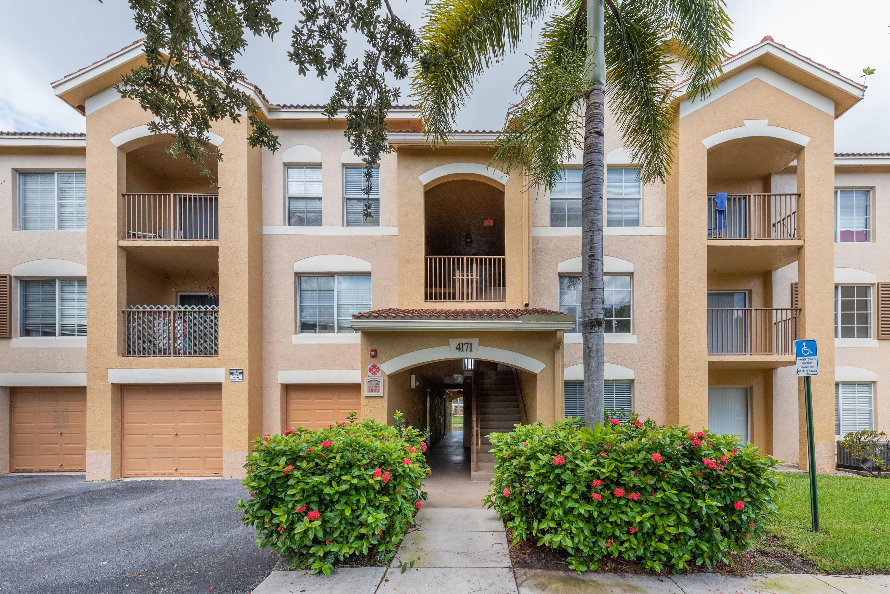 4171 San Marino Boulevard, West Palm Beach, FL 33409 — photo 1 of 31