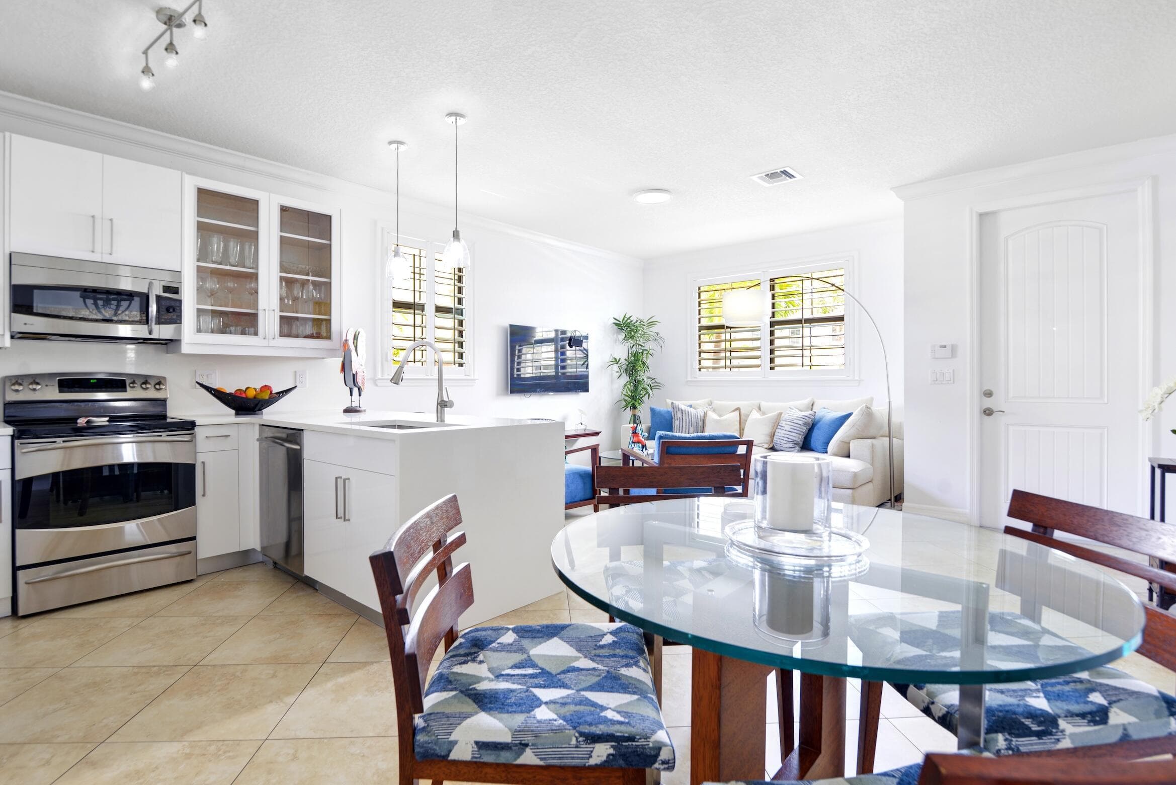 861 S Ocean Boulevard, Pompano Beach, FL 33062 — photo 12 of 49