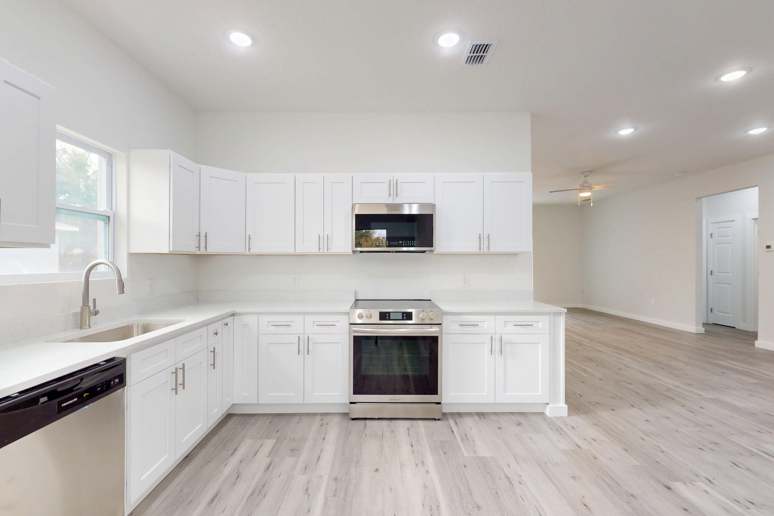 8685 101st Court, Vero Beach, FL 32967 — photo 11 of 36