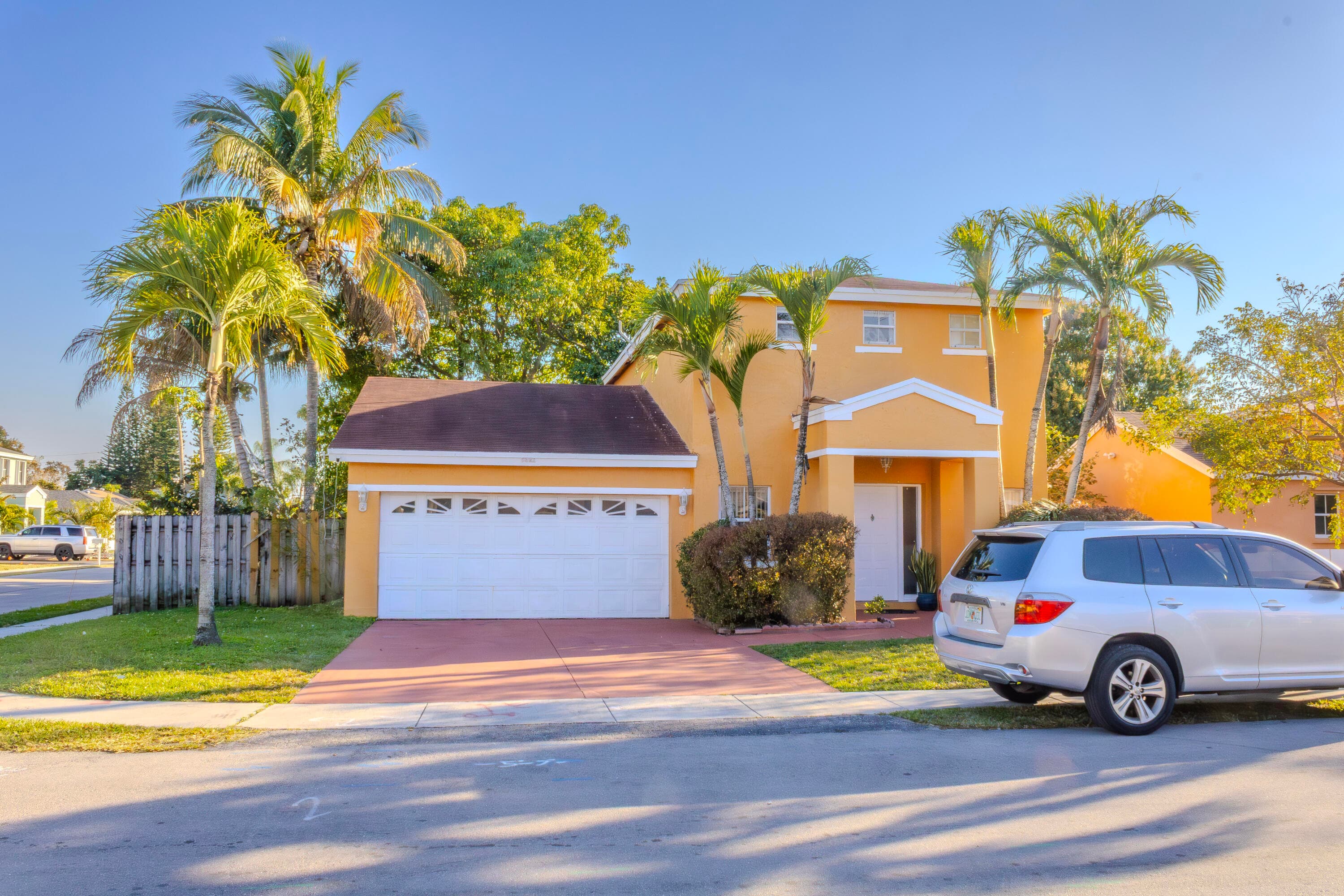 9462 NW 52nd Place, Sunrise, FL 33351 — photo 2 of 5