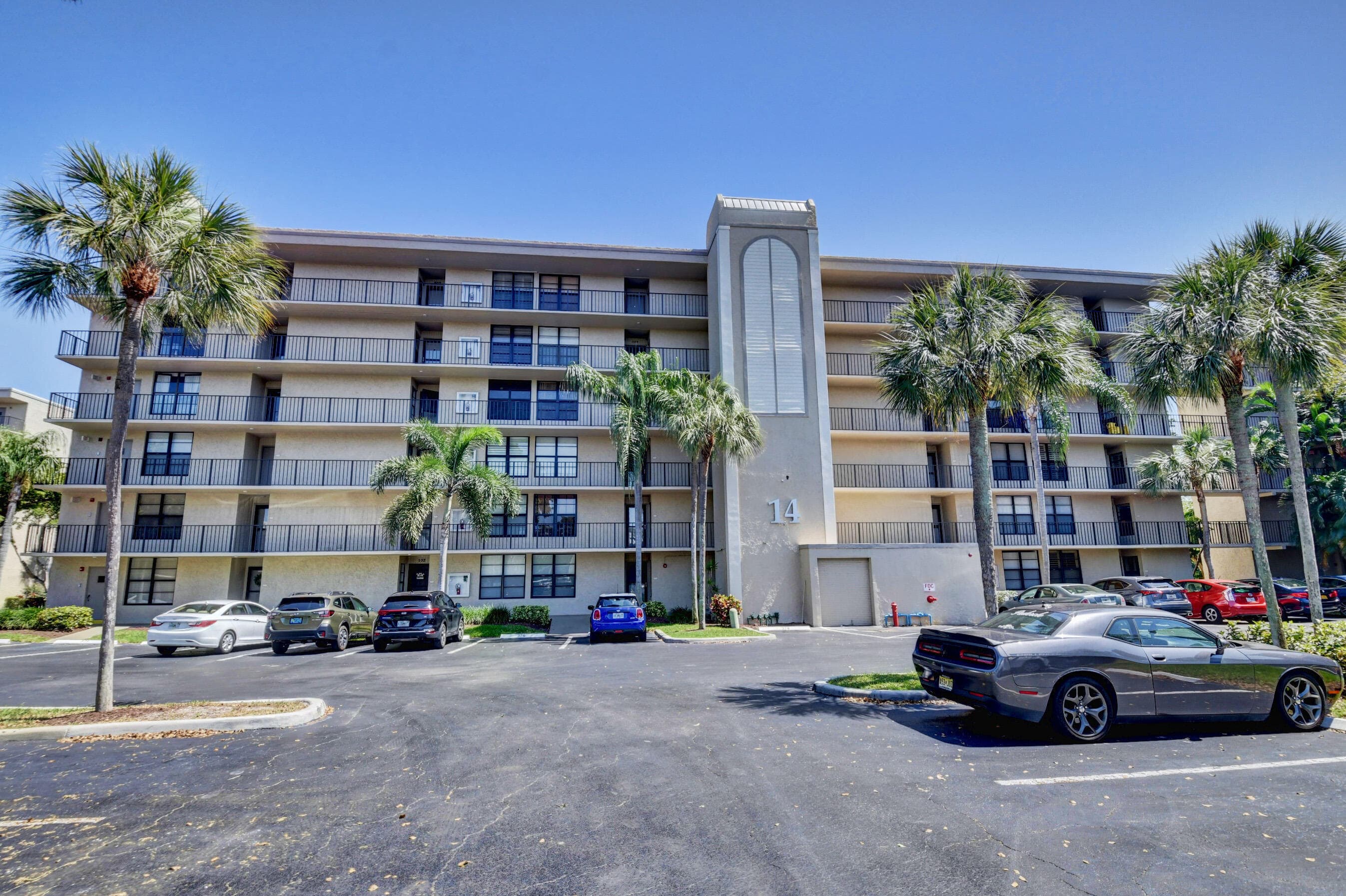 14 Royal Palm Way 106, Boca Raton, FL 33432 — photo 37 of 49