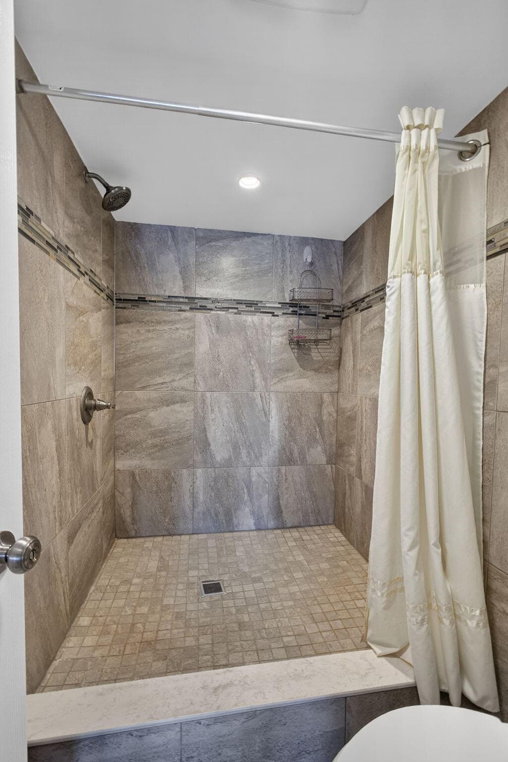 3040 Lake Shore Drive, Riviera Beach, FL 33404 — photo 27 of 70