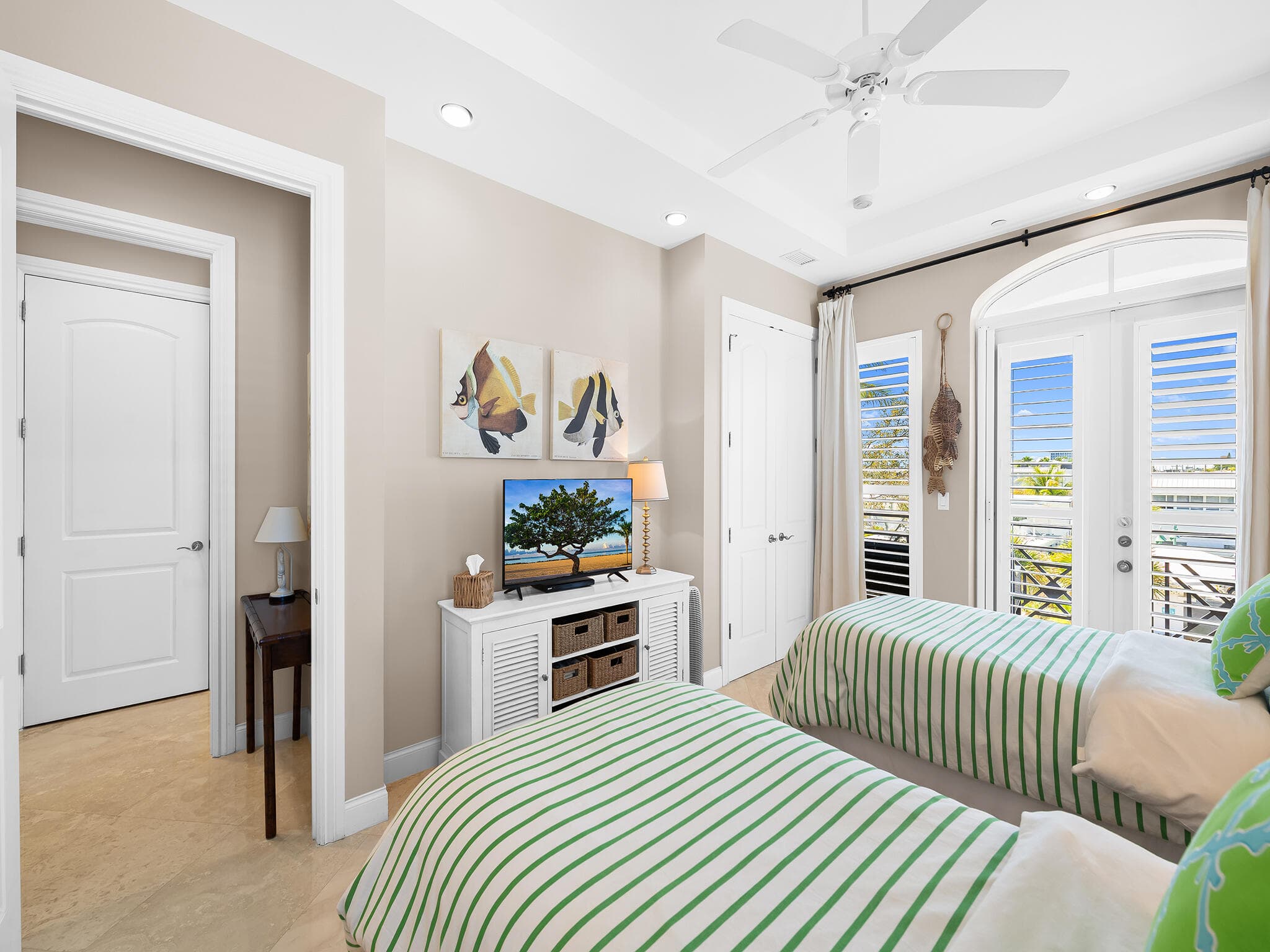 4320 El Mar Drive 301, Lauderdale-By-The-Sea, FL 33308 — photo 15 of 27