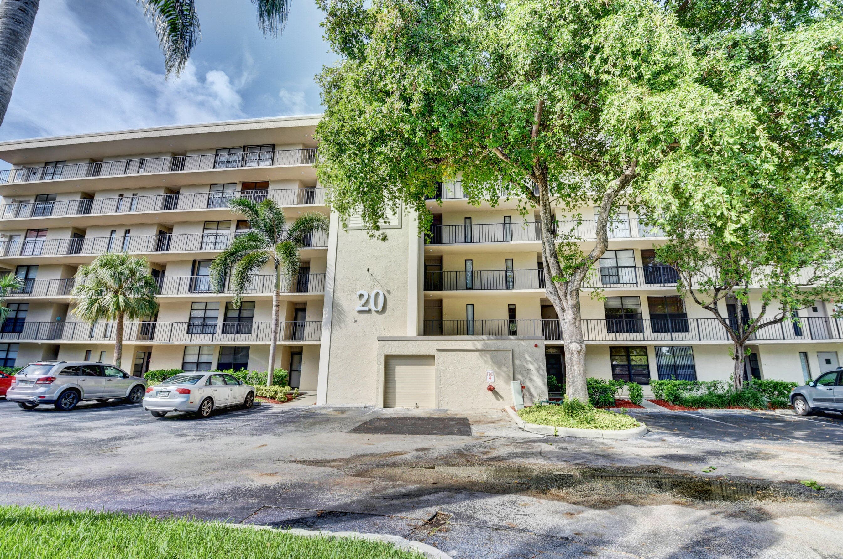 20 Royal Palm Way 503, Boca Raton, FL 33432 — photo 2 of 57