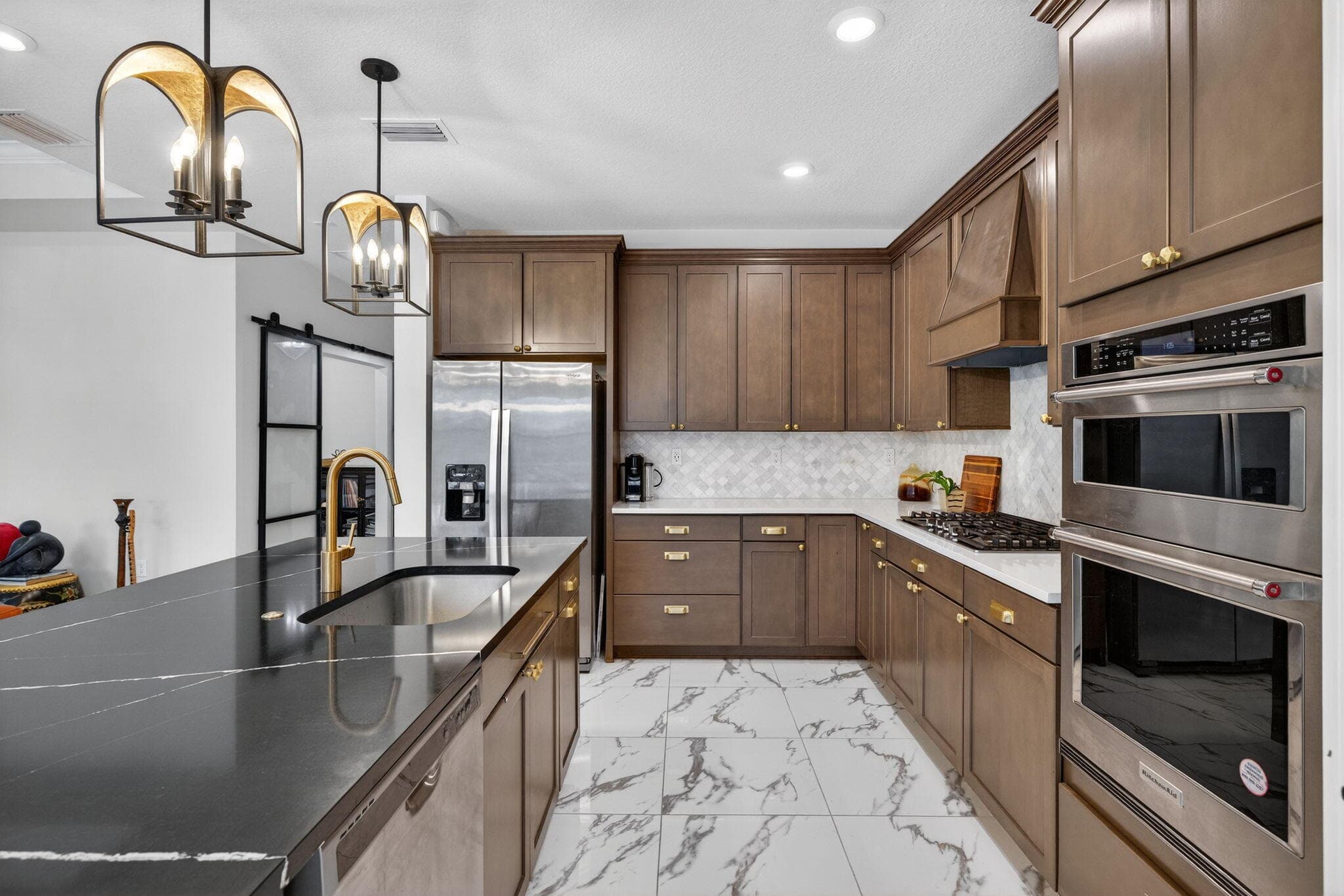 2455 Primrose Place, Oakland Park, FL 33309 — photo 12 of 79