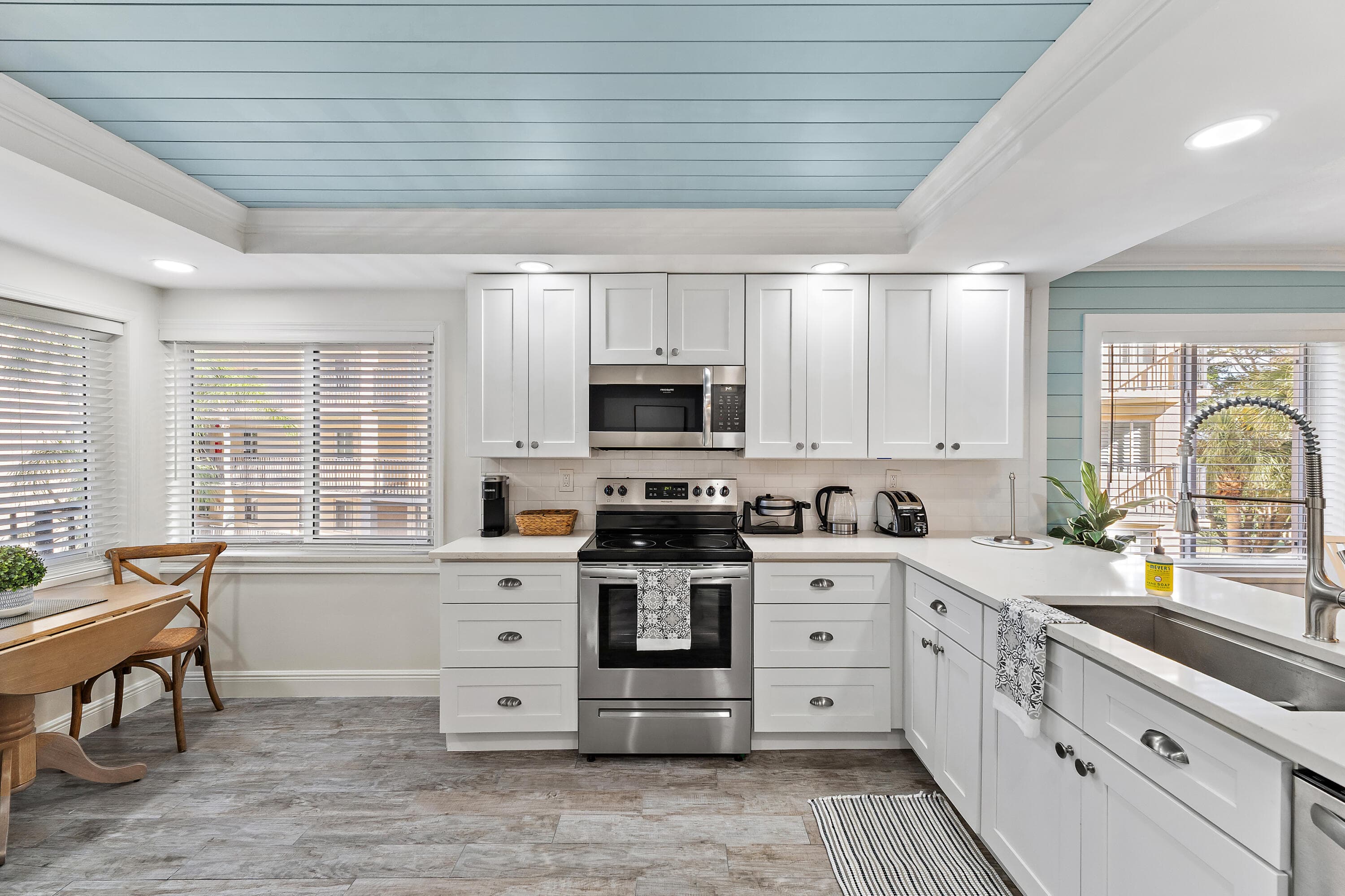 275 Palm Avenue A301, Jupiter, FL 33477 — photo 4 of 38