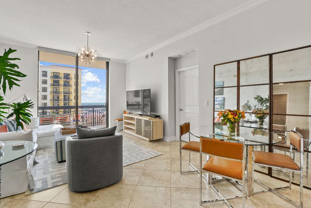 701 S Olive Avenue 1003, West Palm Beach, FL 33401 — photo 5 of 31