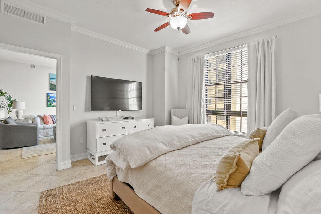 701 S Olive Avenue 1003, West Palm Beach, FL 33401 — photo 14 of 31
