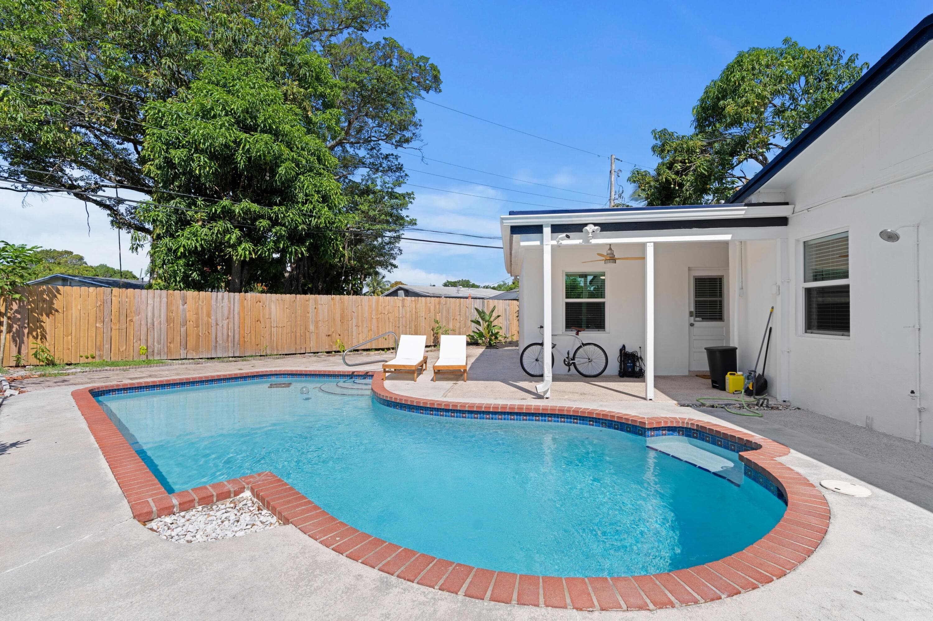 1517 NW 12th Avenue, Fort Lauderdale, FL 33311 — photo 19 of 40