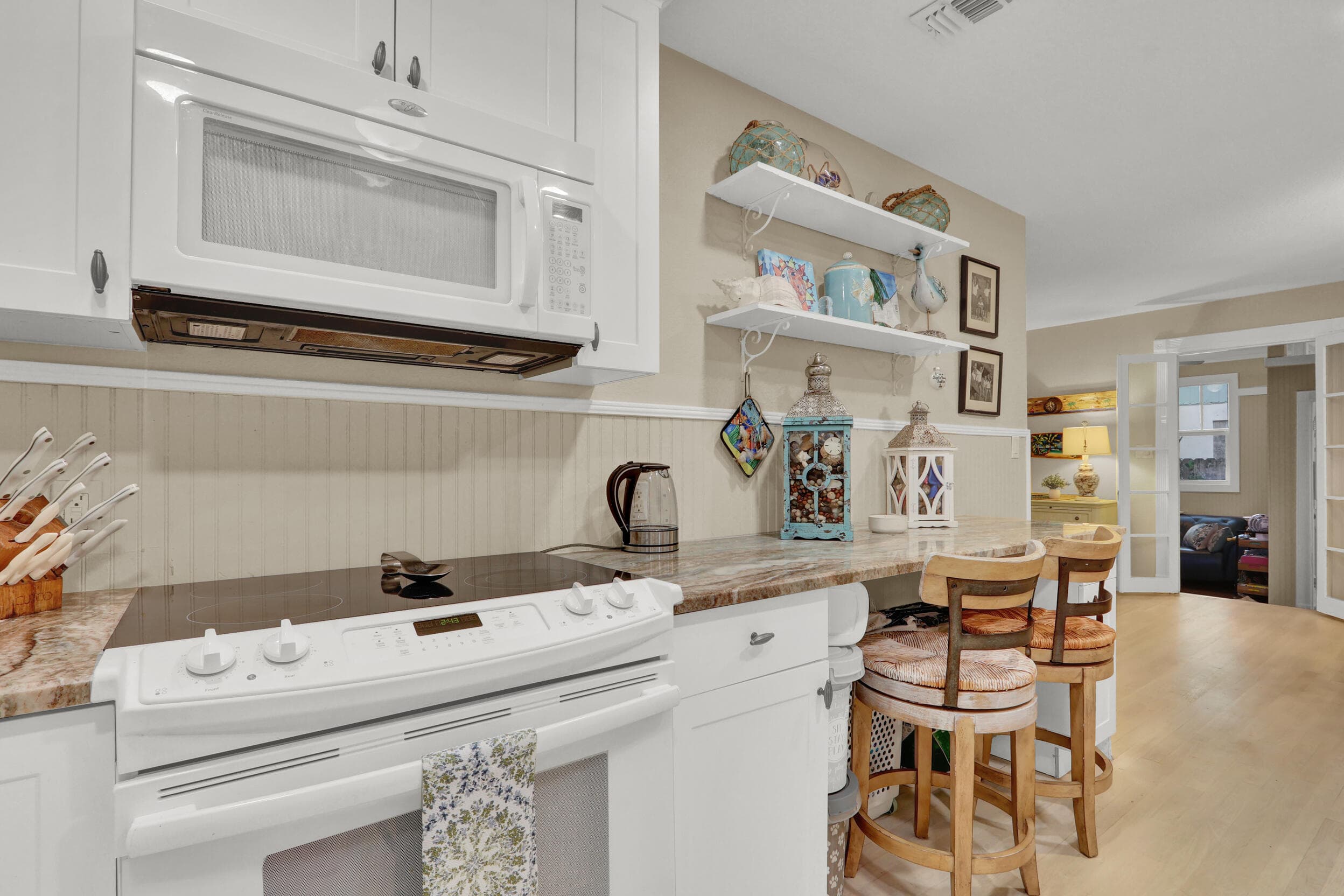 176 E 24th Street, Riviera Beach, FL 33404 — photo 13 of 32