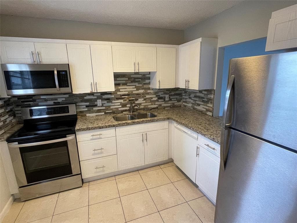 5420 SW 25th Avenue, Fort Lauderdale, FL 33312 — photo 3 of 14
