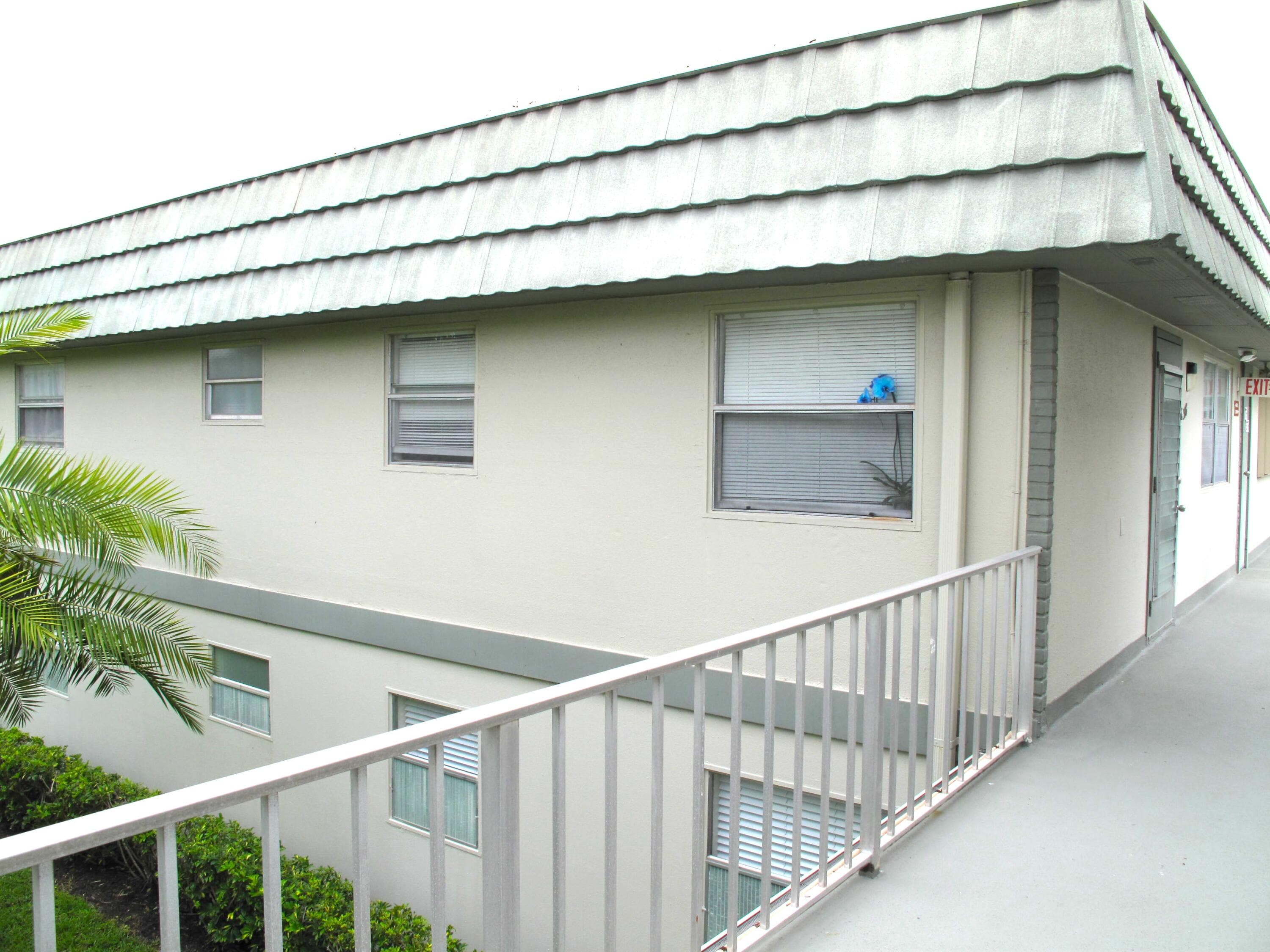 376 Flanders H, Delray Beach, FL 33484 — photo 2 of 28