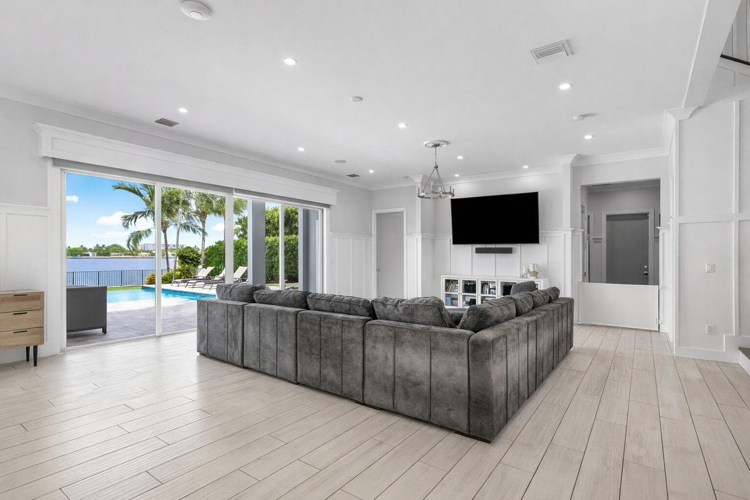2100 Notre Dame Drive, Lake Worth Beach, FL 33460 — photo 14 of 50